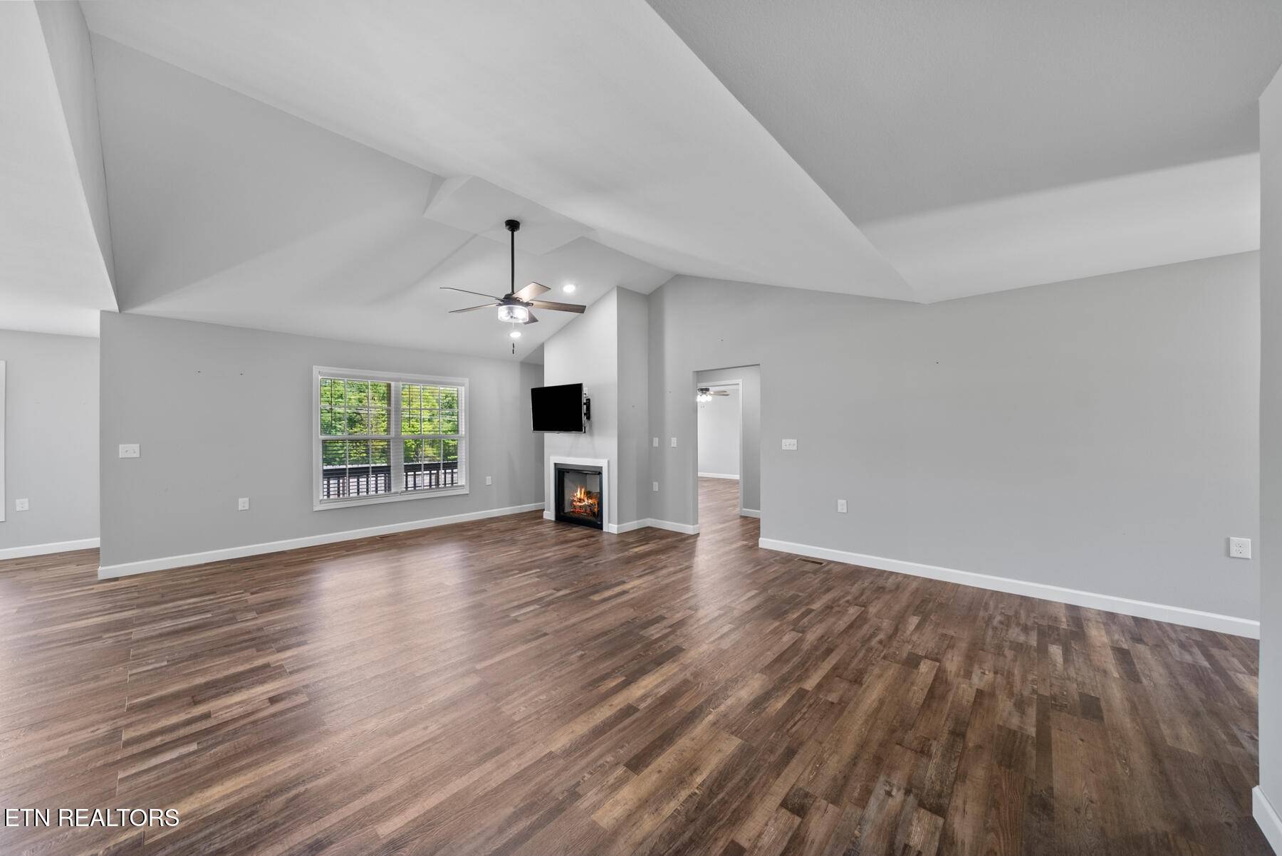 359 Dayton Ave, Crossville, TN 38555