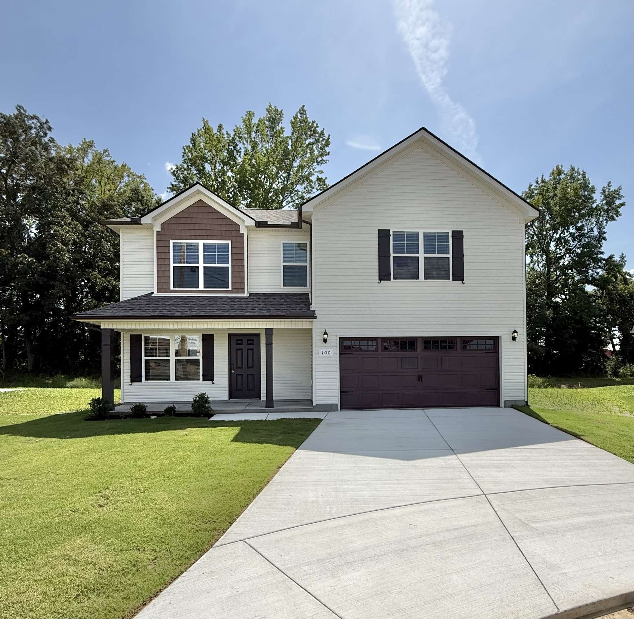 100 Stonehenge Cir, Manchester, TN 37355