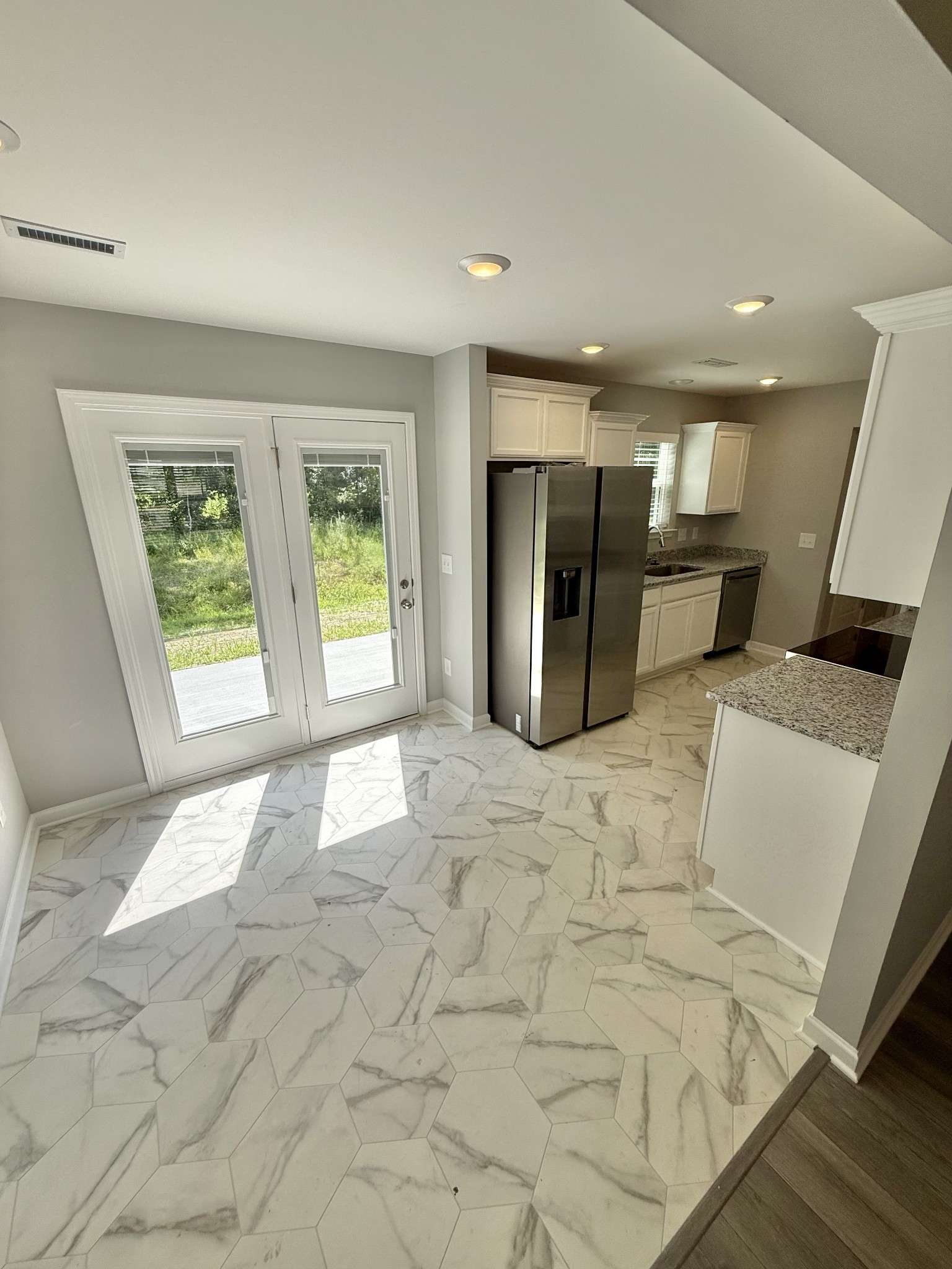 100 Stonehenge Cir, Manchester, TN 37355
