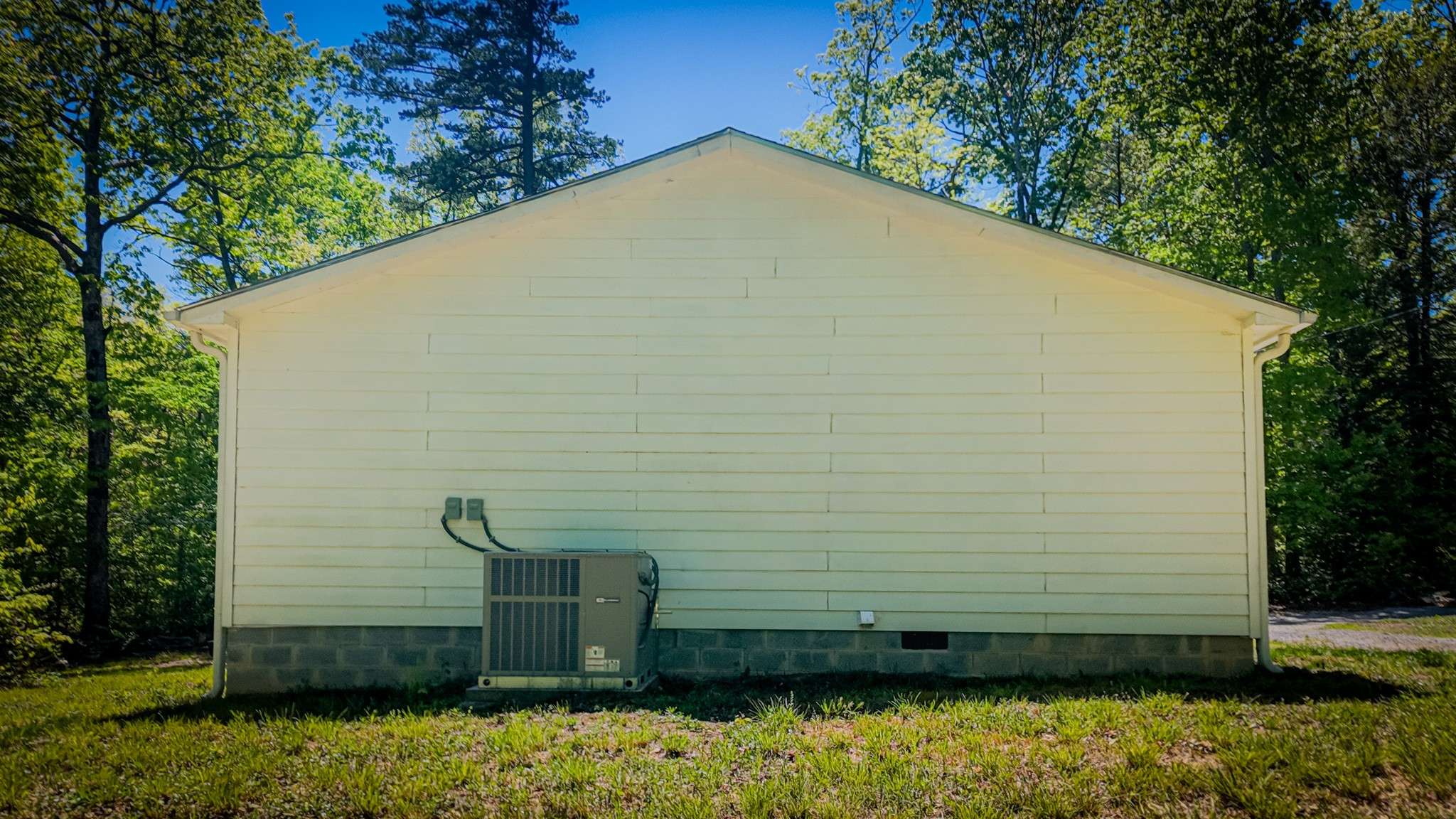 506 Dollar Dr, Altamont, TN 37301