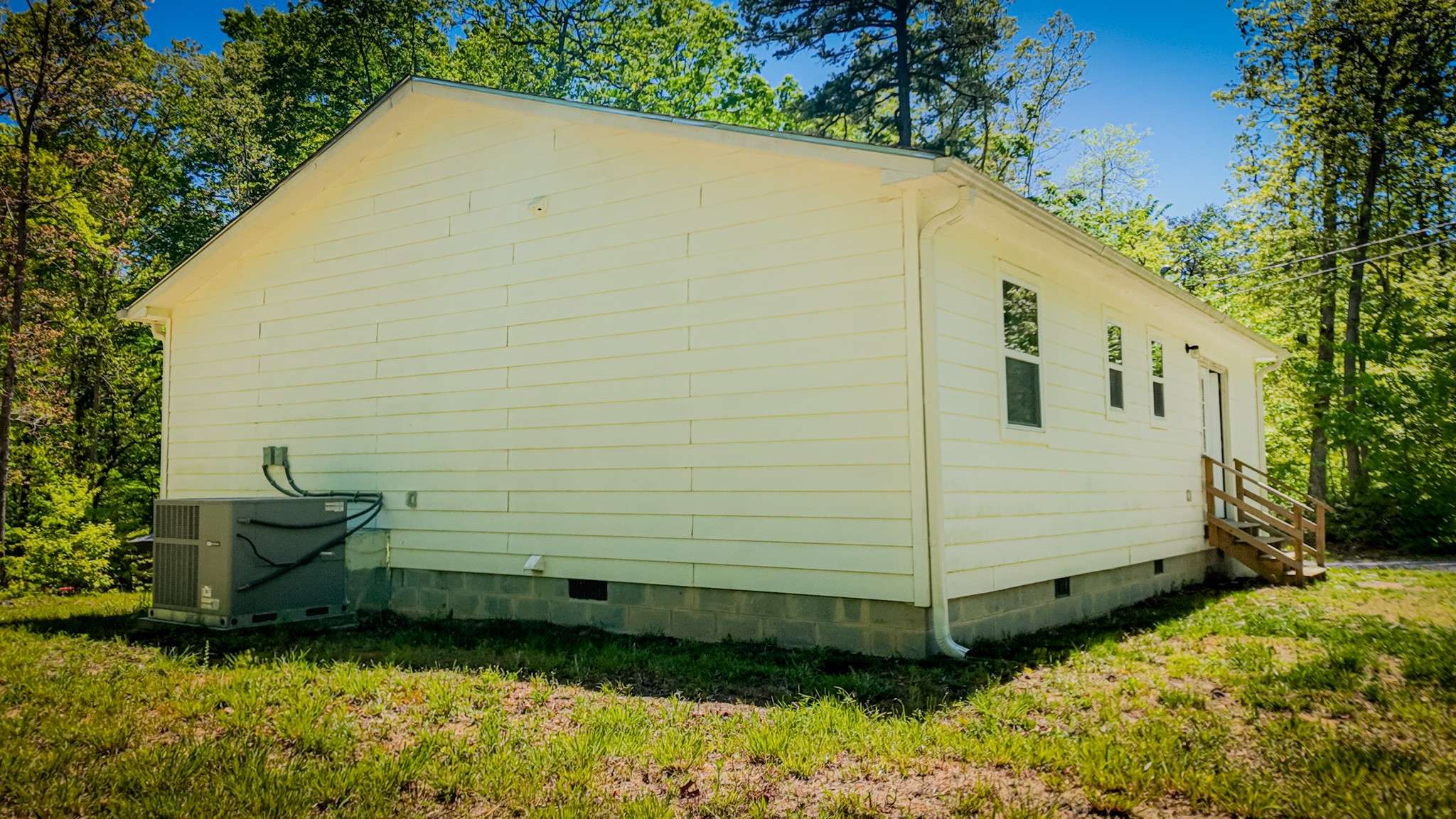 506 Dollar Dr, Altamont, TN 37301