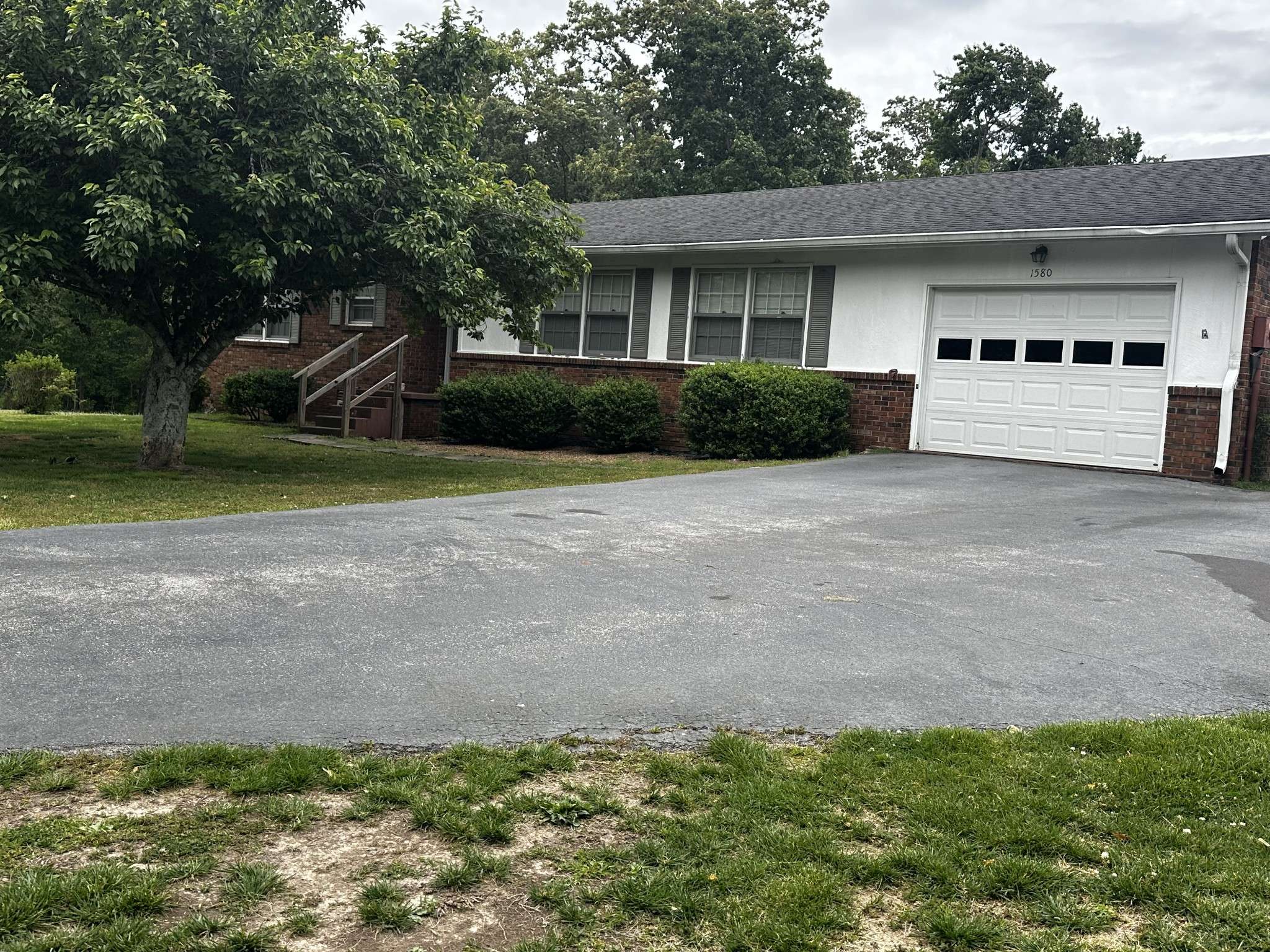 1580 Branch drive, Lawrenceburg, TN 38464