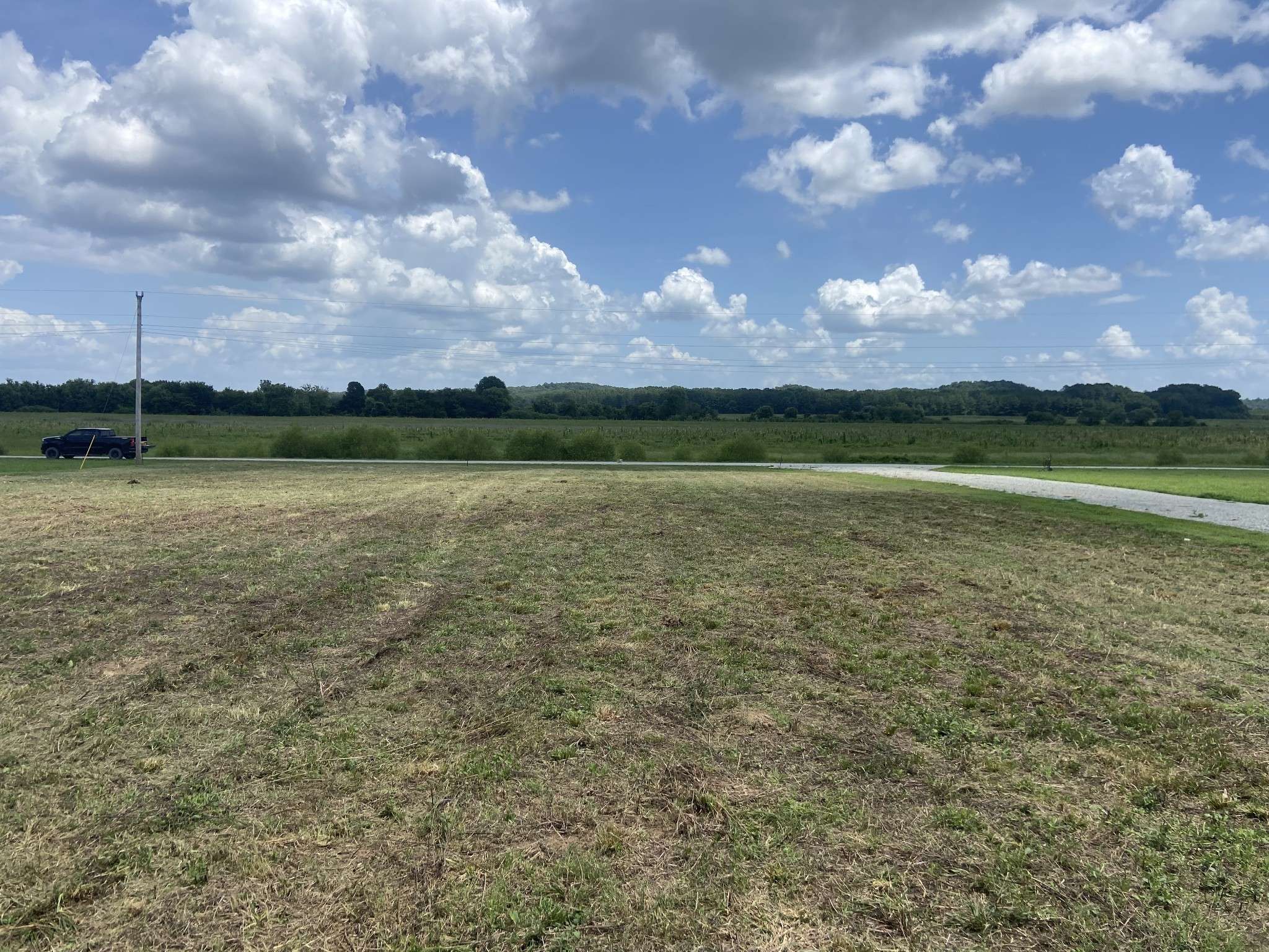 1765 Hardin Bottom River Road, Clifton, TN 38425