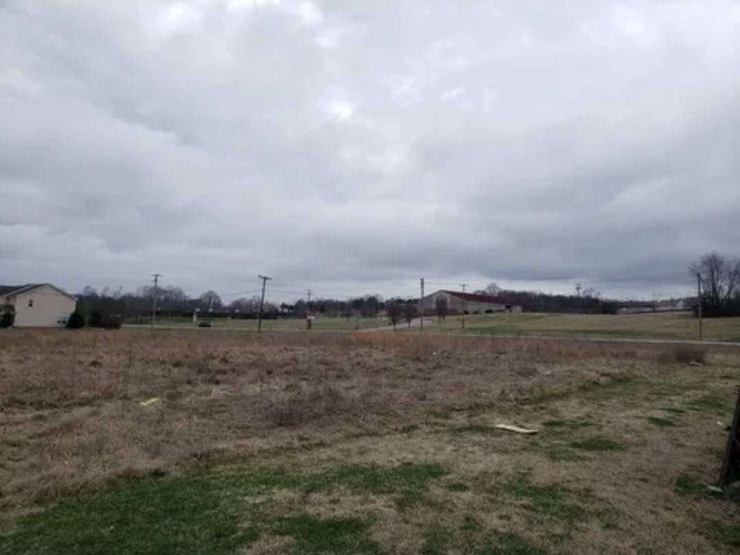 702 Bear Creek Pike, Columbia, TN 38401