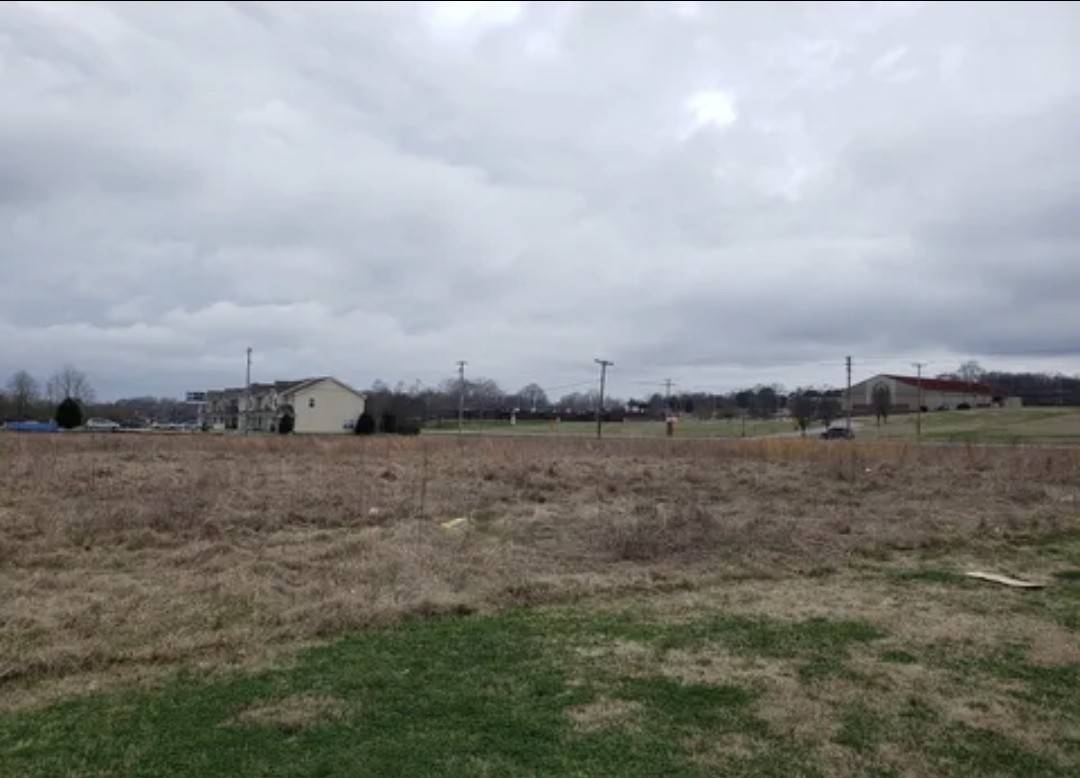 702 Bear Creek Pike, Columbia, TN 38401