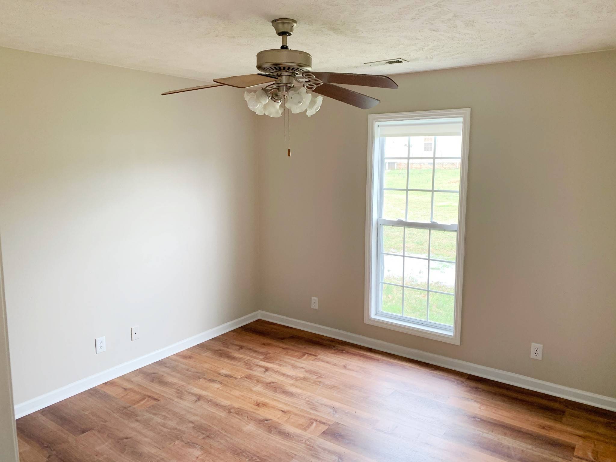 402 Fairway Grn, Shelbyville, TN 37160