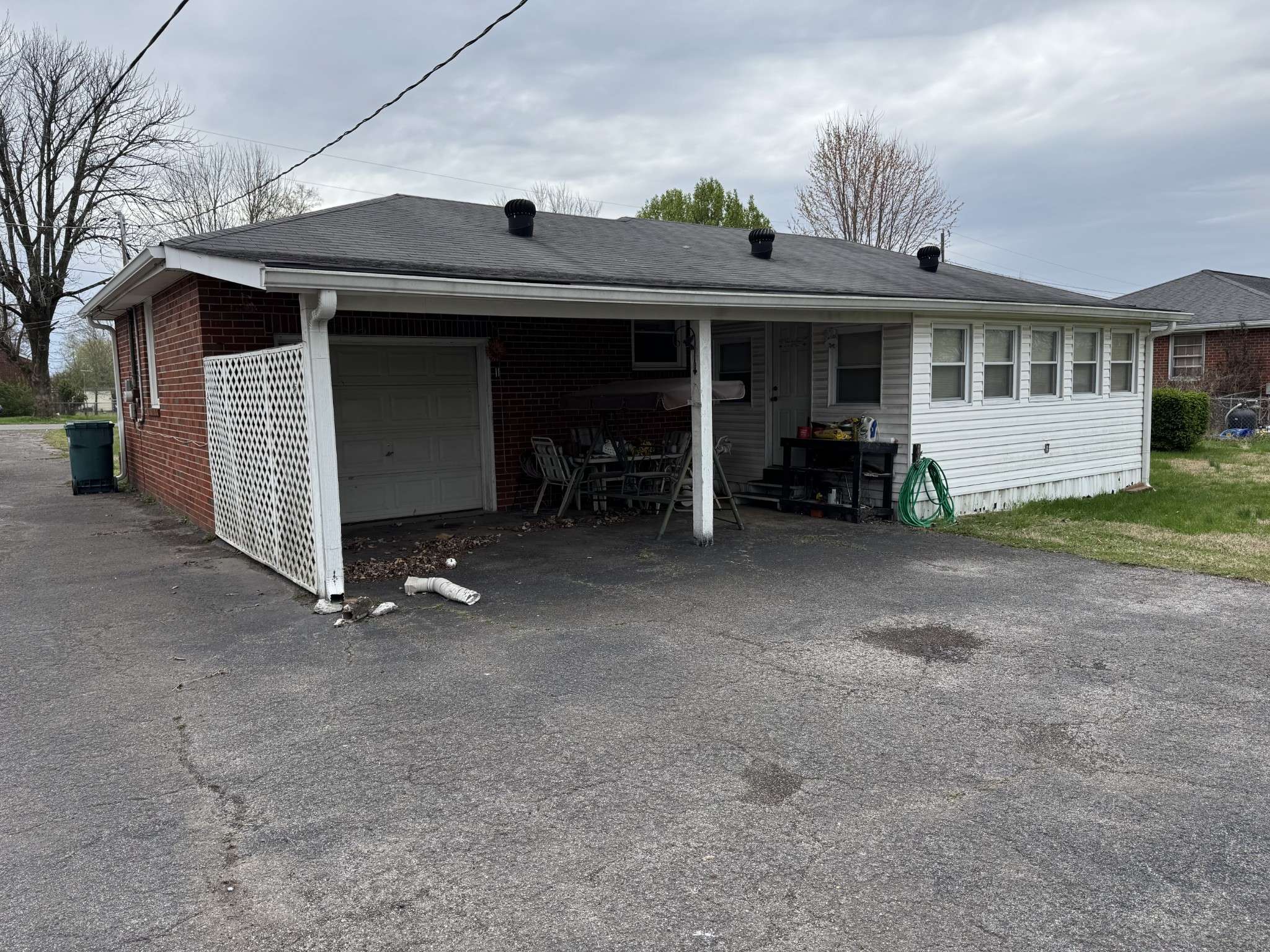 207 Elmwood Dr, Lebanon, TN 37087