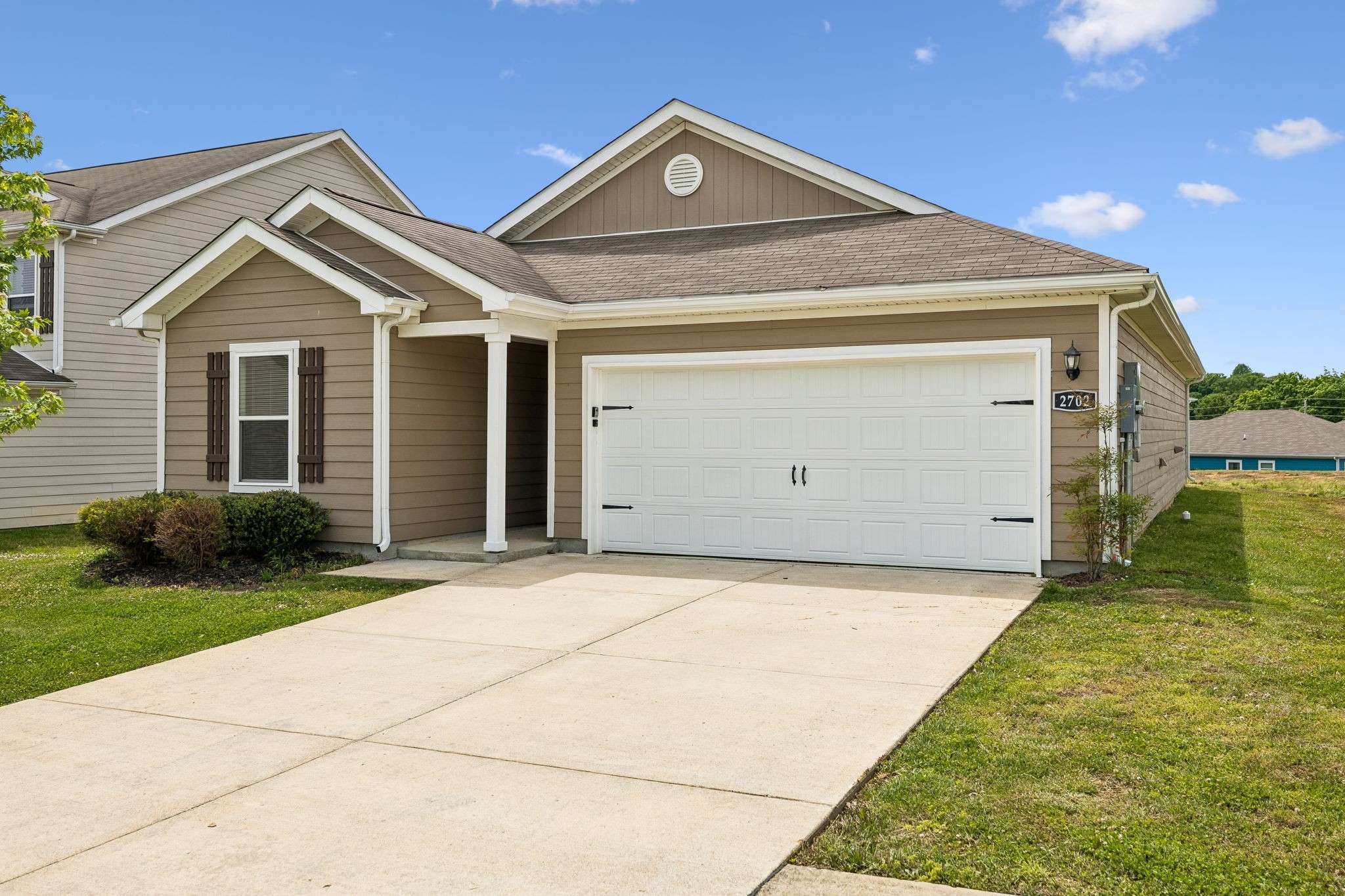 2702 Swarm Ct, Columbia, TN 38401