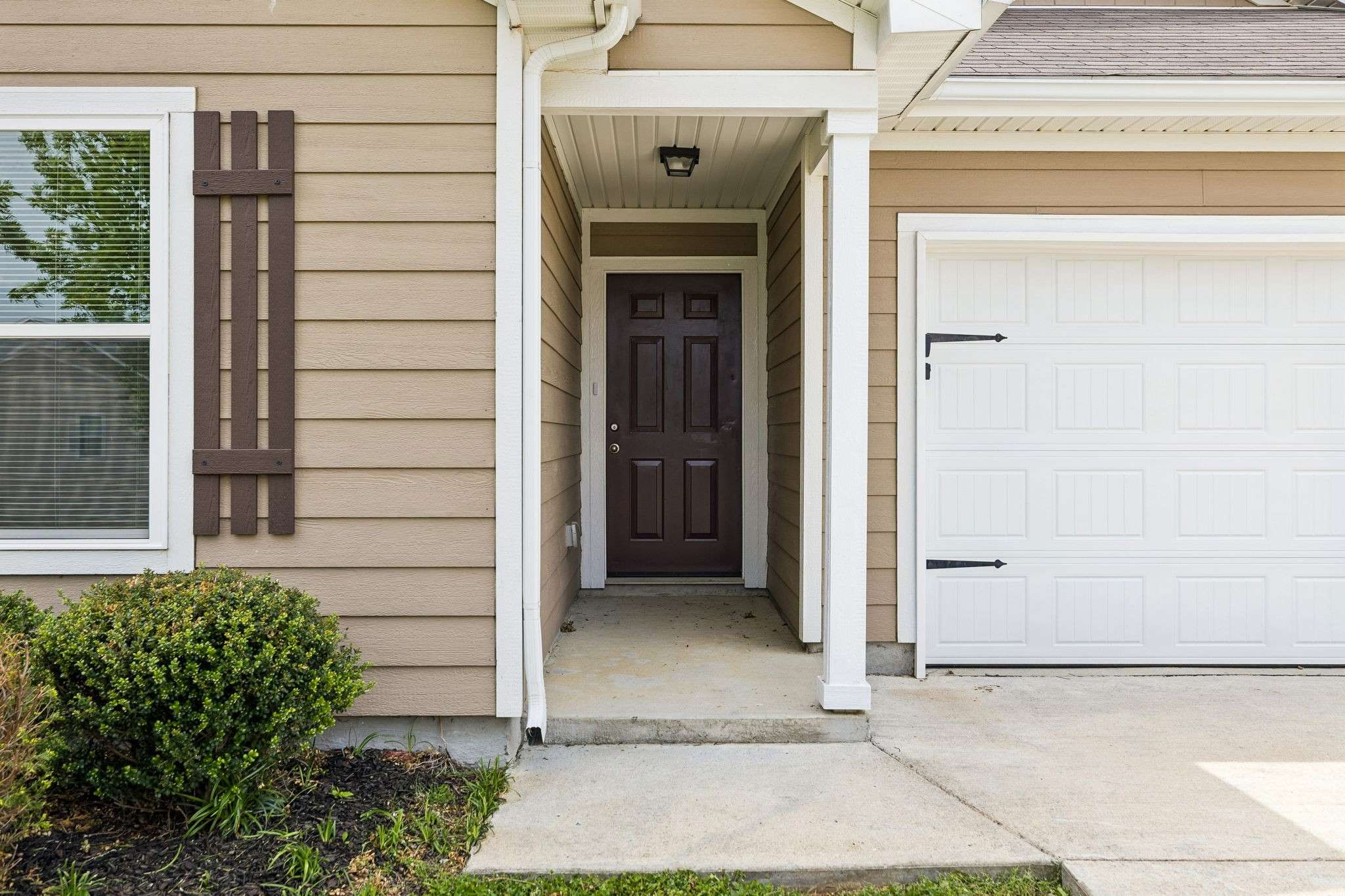 2702 Swarm Ct, Columbia, TN 38401