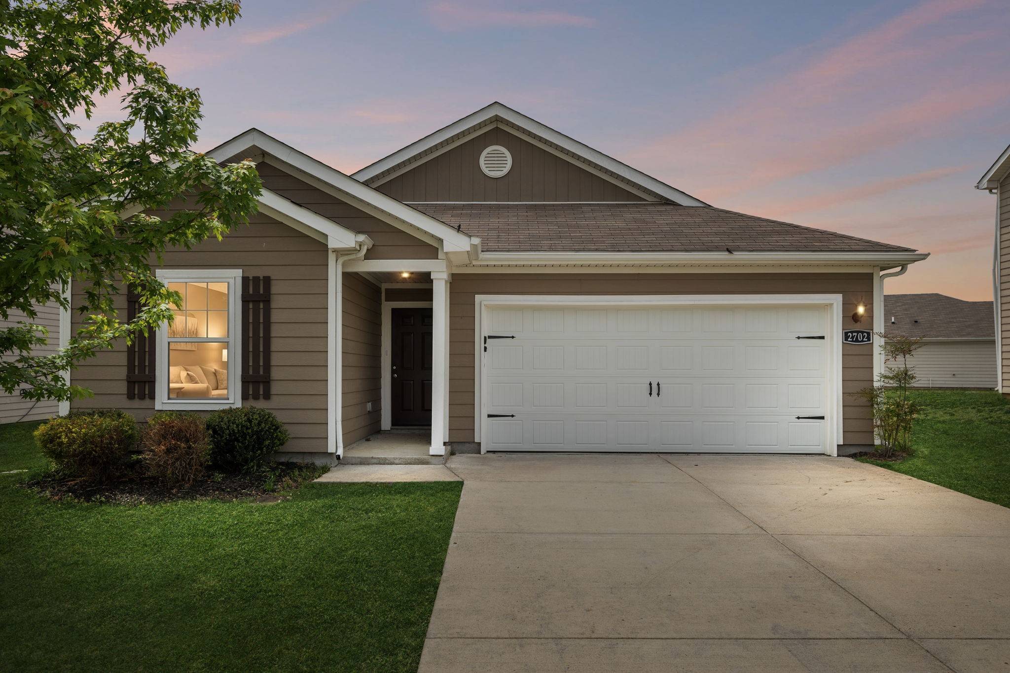 2702 Swarm Ct, Columbia, TN 38401