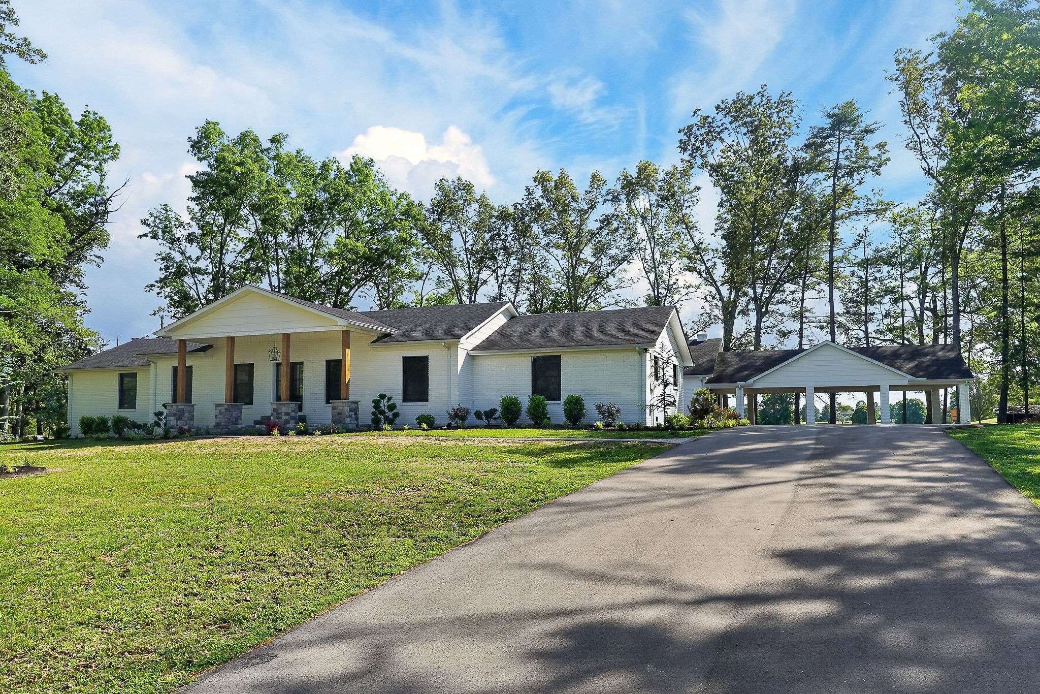 28 Lakeland Dr, Mcminnville, TN 37110