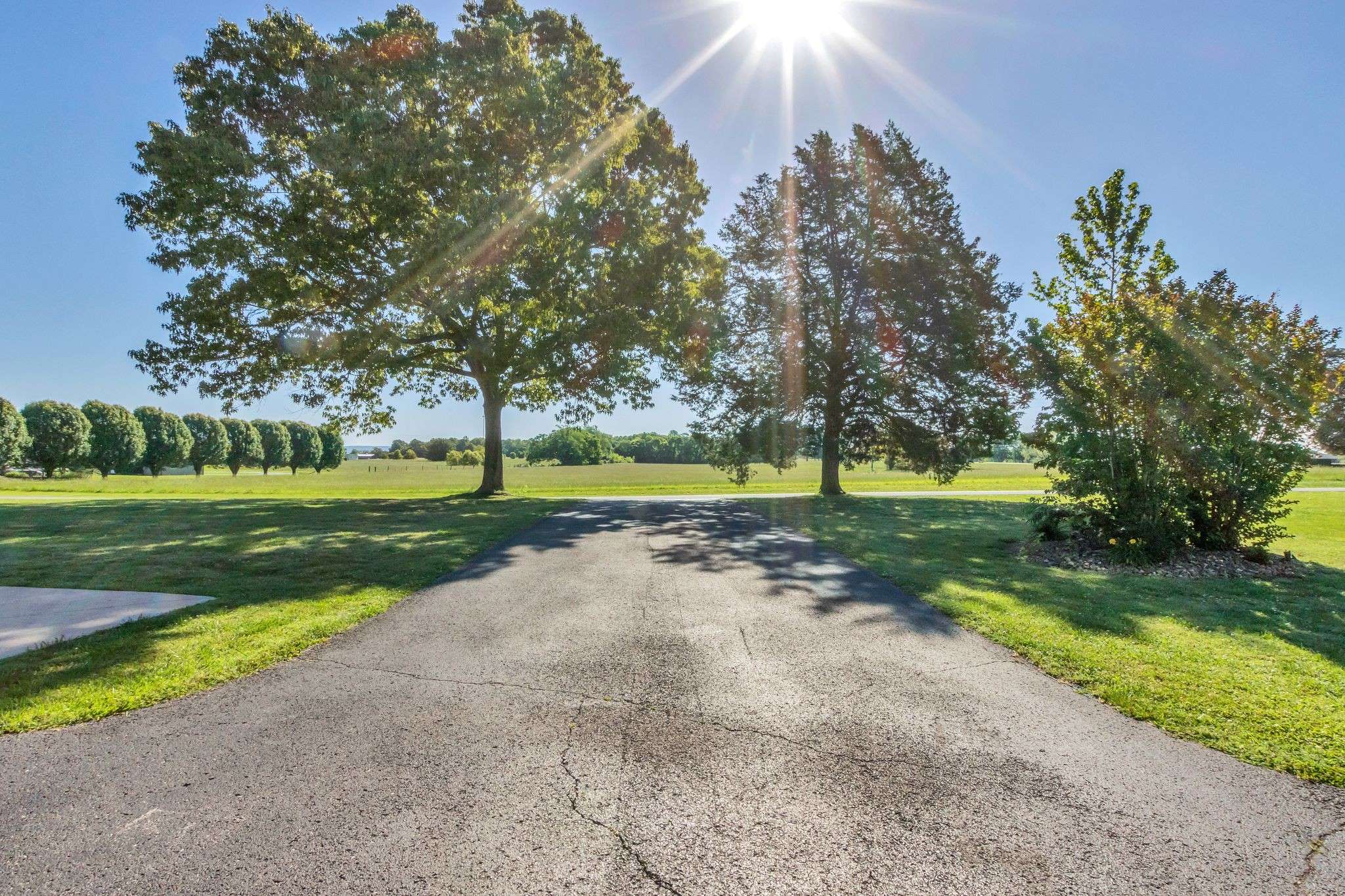 2828 Bains Rd #E, Hillsboro, TN 37342