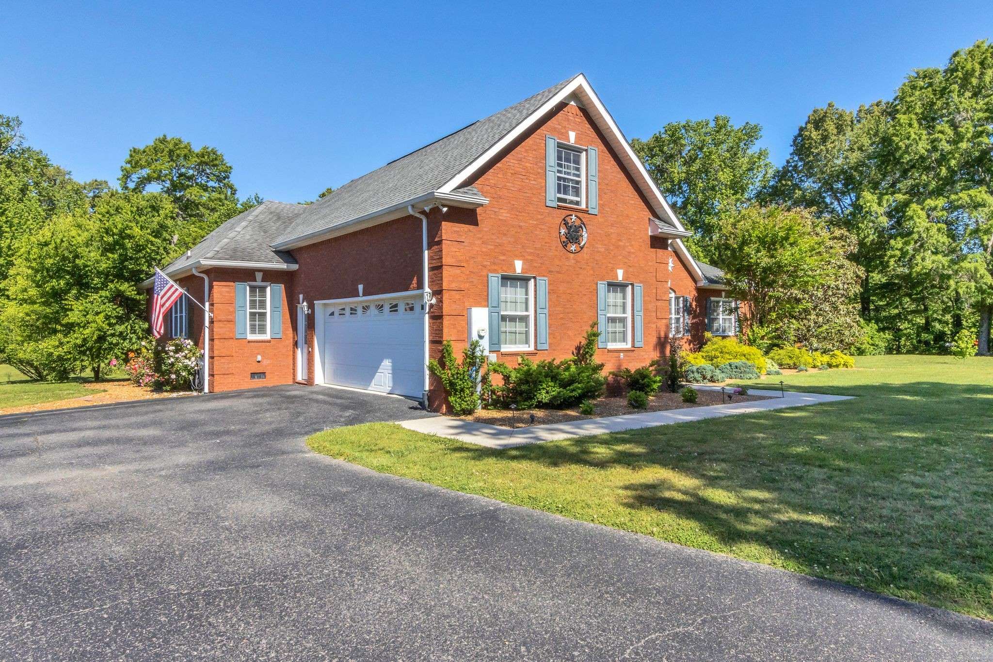 2828 Bains Rd #E, Hillsboro, TN 37342