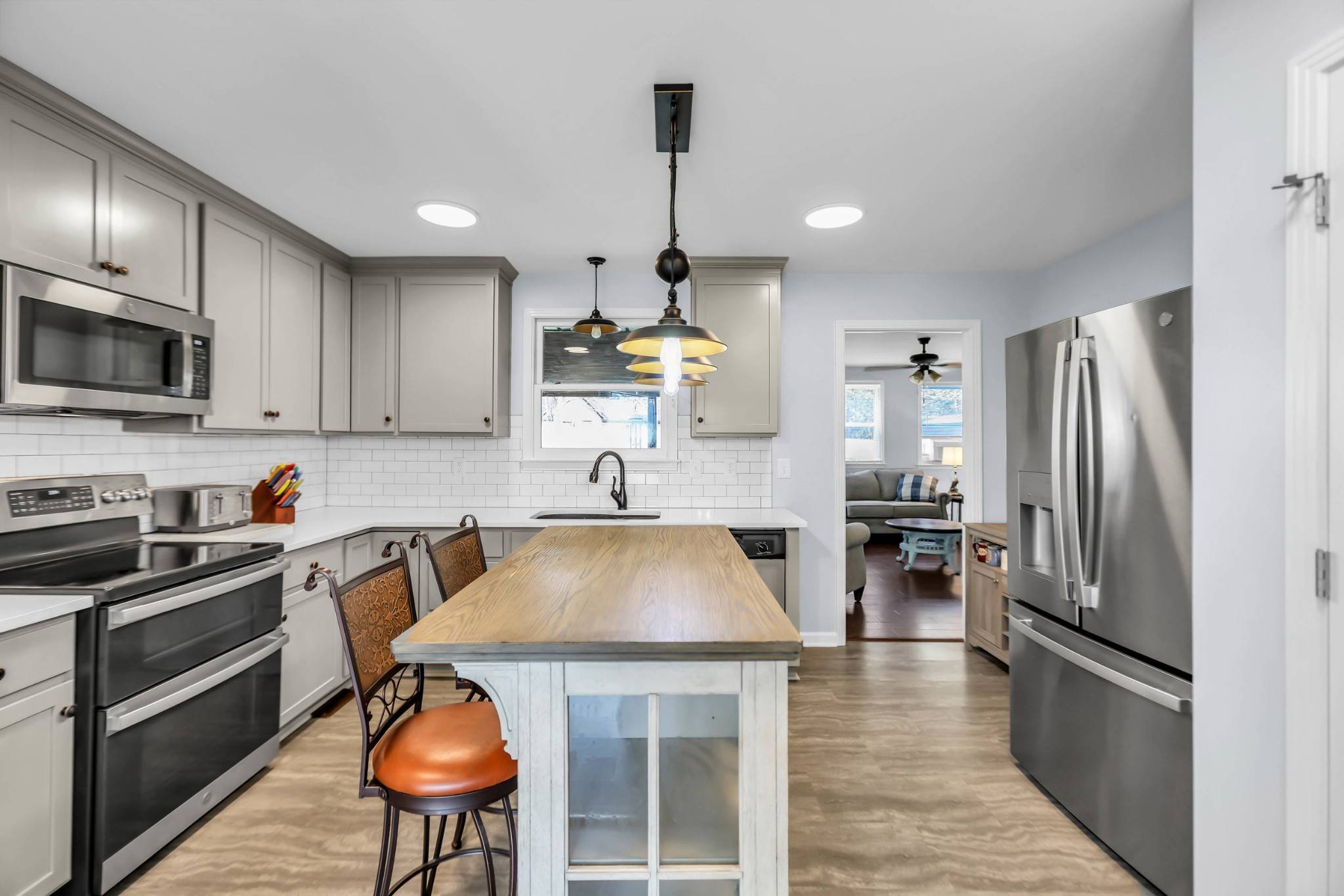1917 Graceland Dr, Goodlettsville, TN 37072