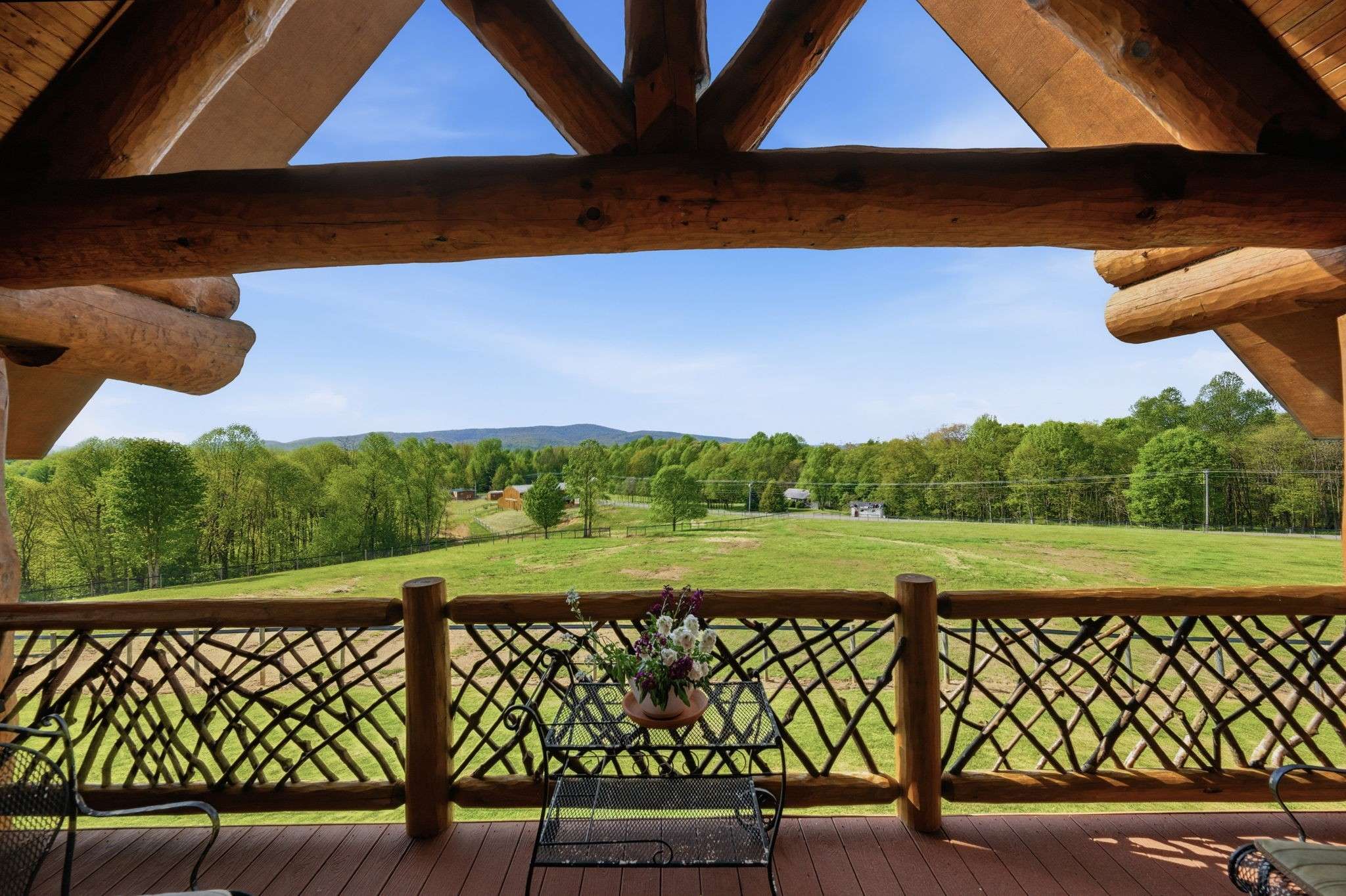 2835 Cross Mountain Rd, Shady Valley, TN 37688
