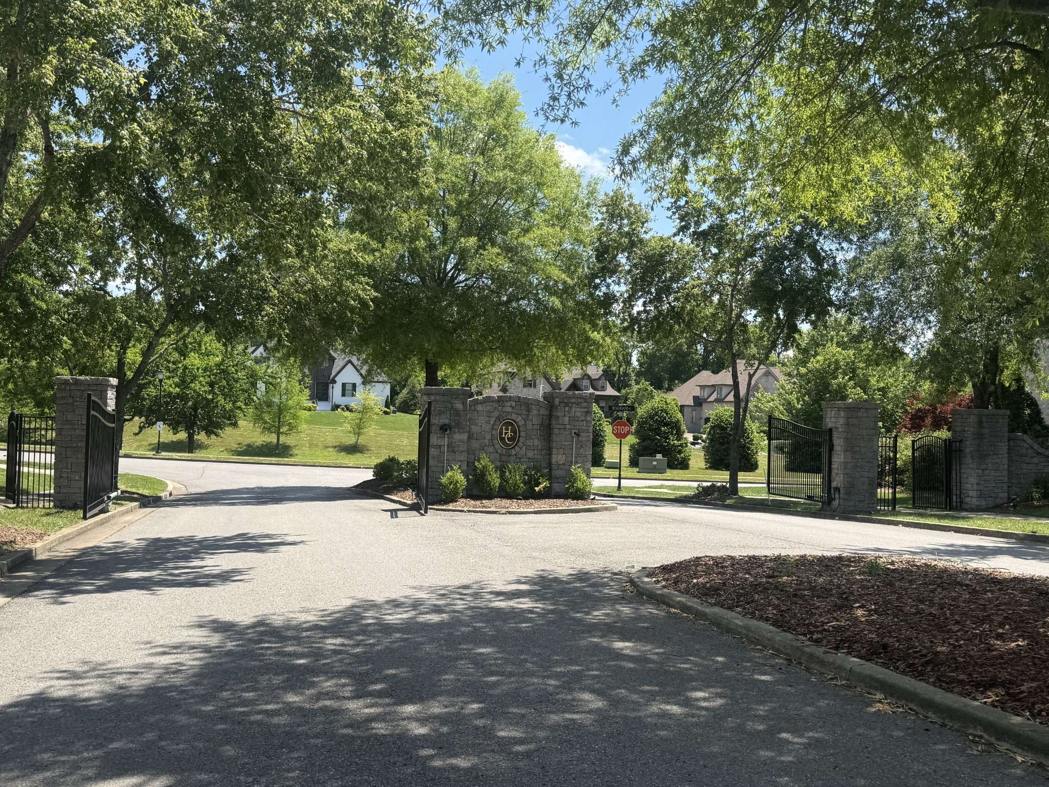 1002 Keeneland Dr, Gallatin, TN 37066