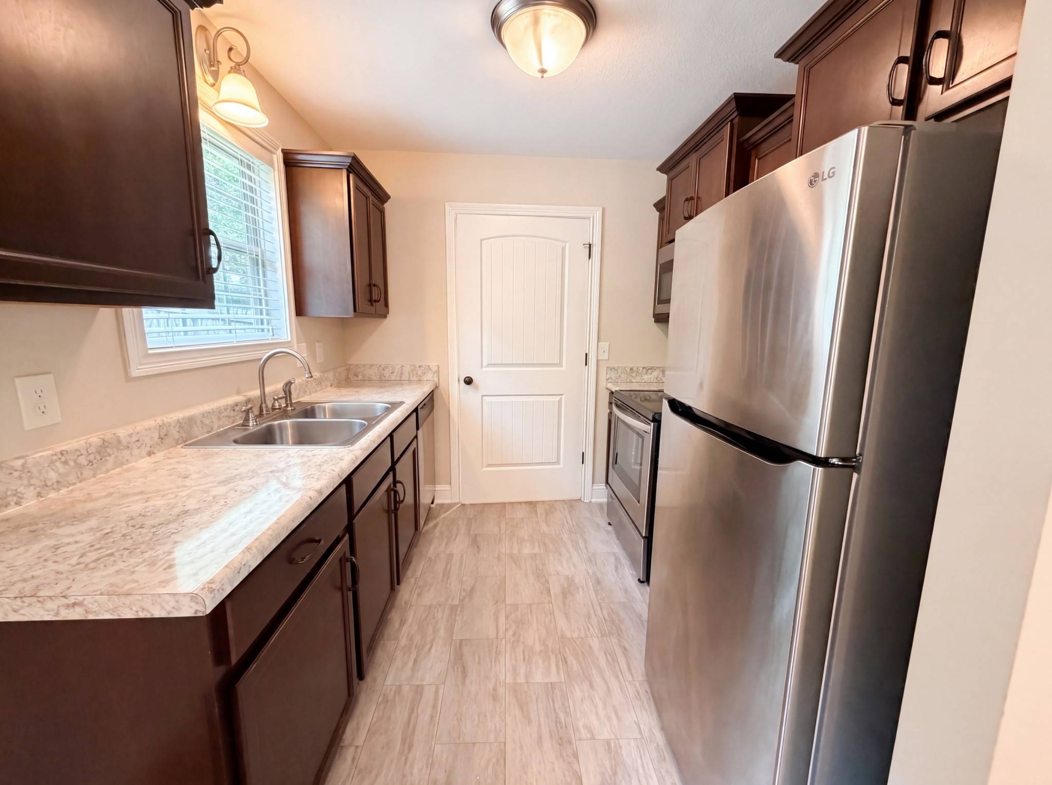 741 Inver Ln, Clarksville, TN 37042