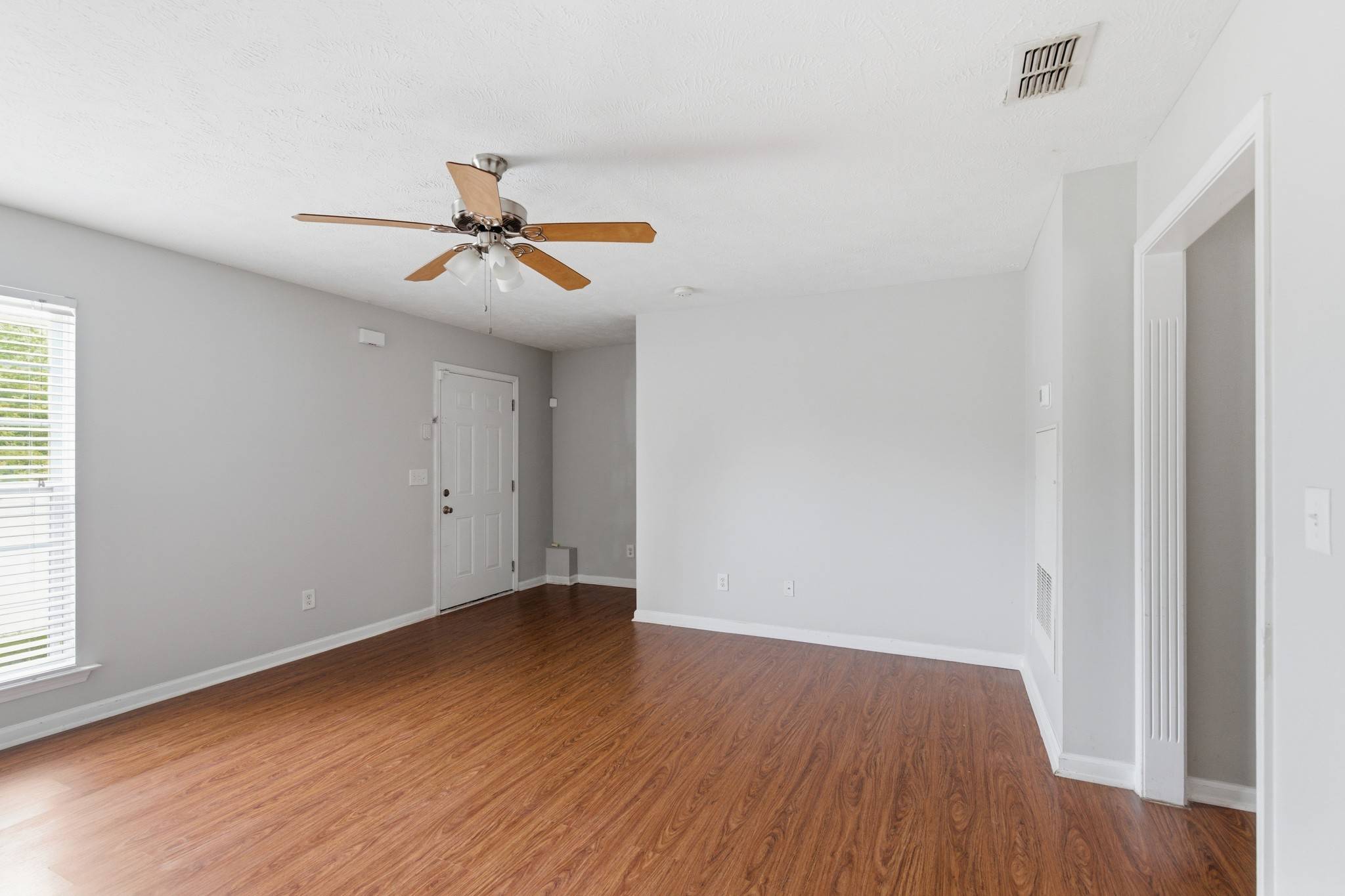 5170 Hickory Hollow Pkwy #100, Antioch, TN 37013