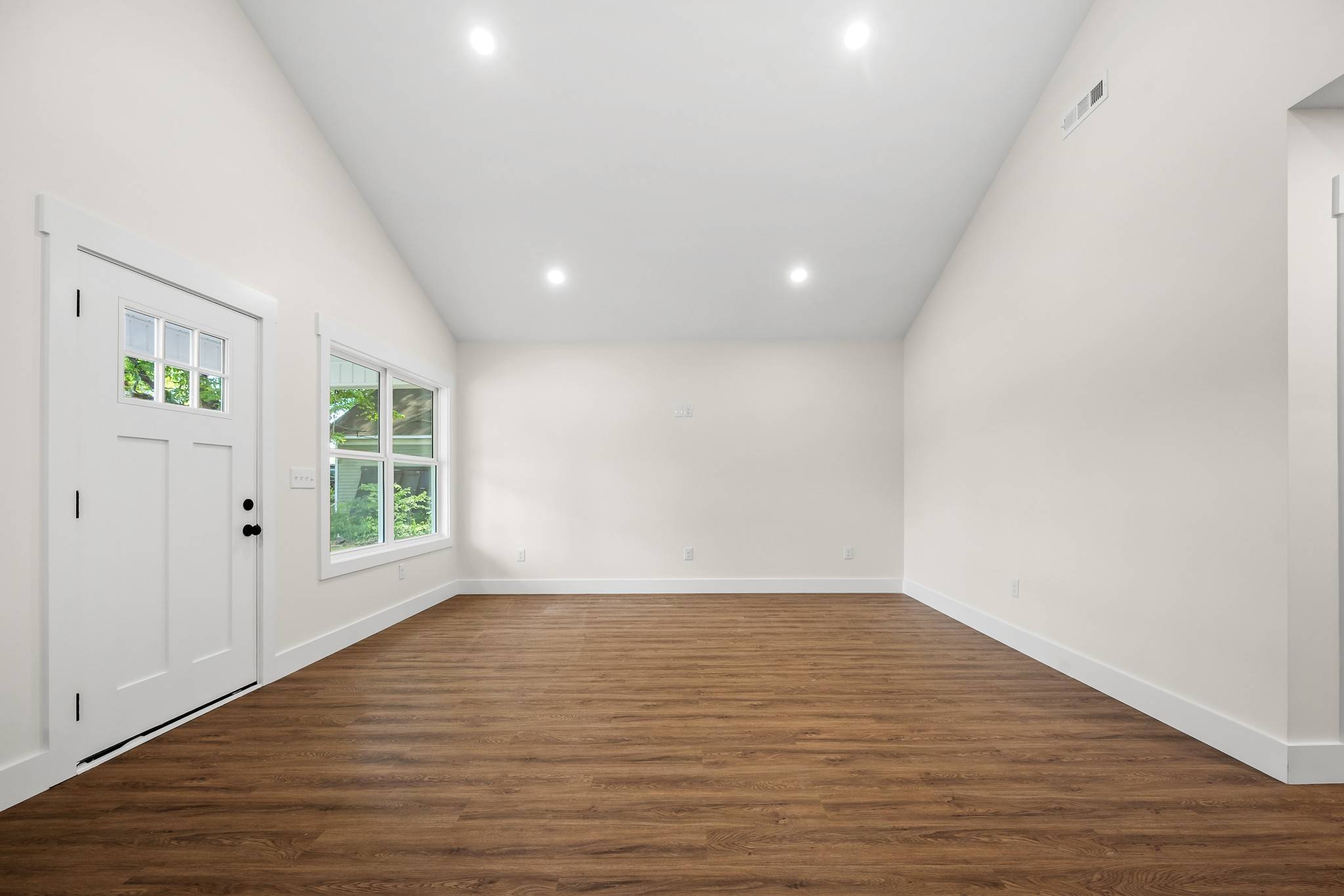208 DECHERD STREET #W, Tullahoma, TN 37388