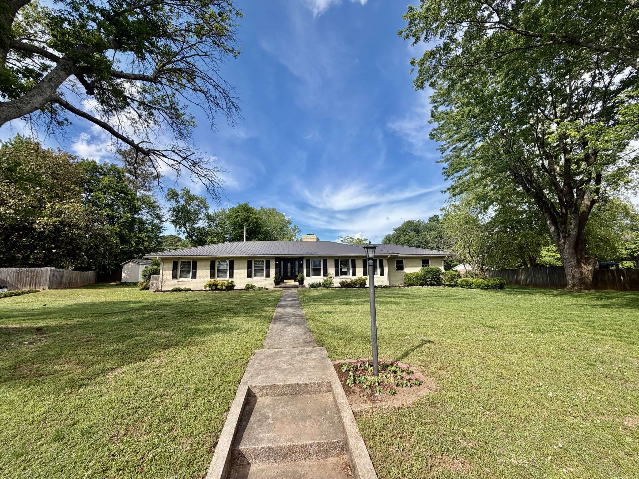 232 Admiral Cir, Lawrenceburg, TN 38464