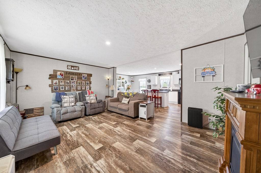 156 Falls View Rd, Sparta, TN 38583