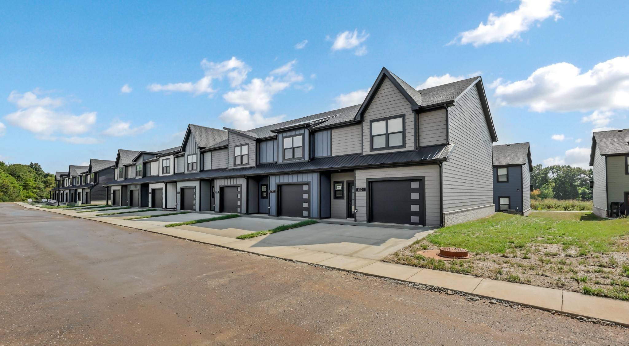 1307 Jonathan Wade Circle #1307, Clarksville, TN 37043