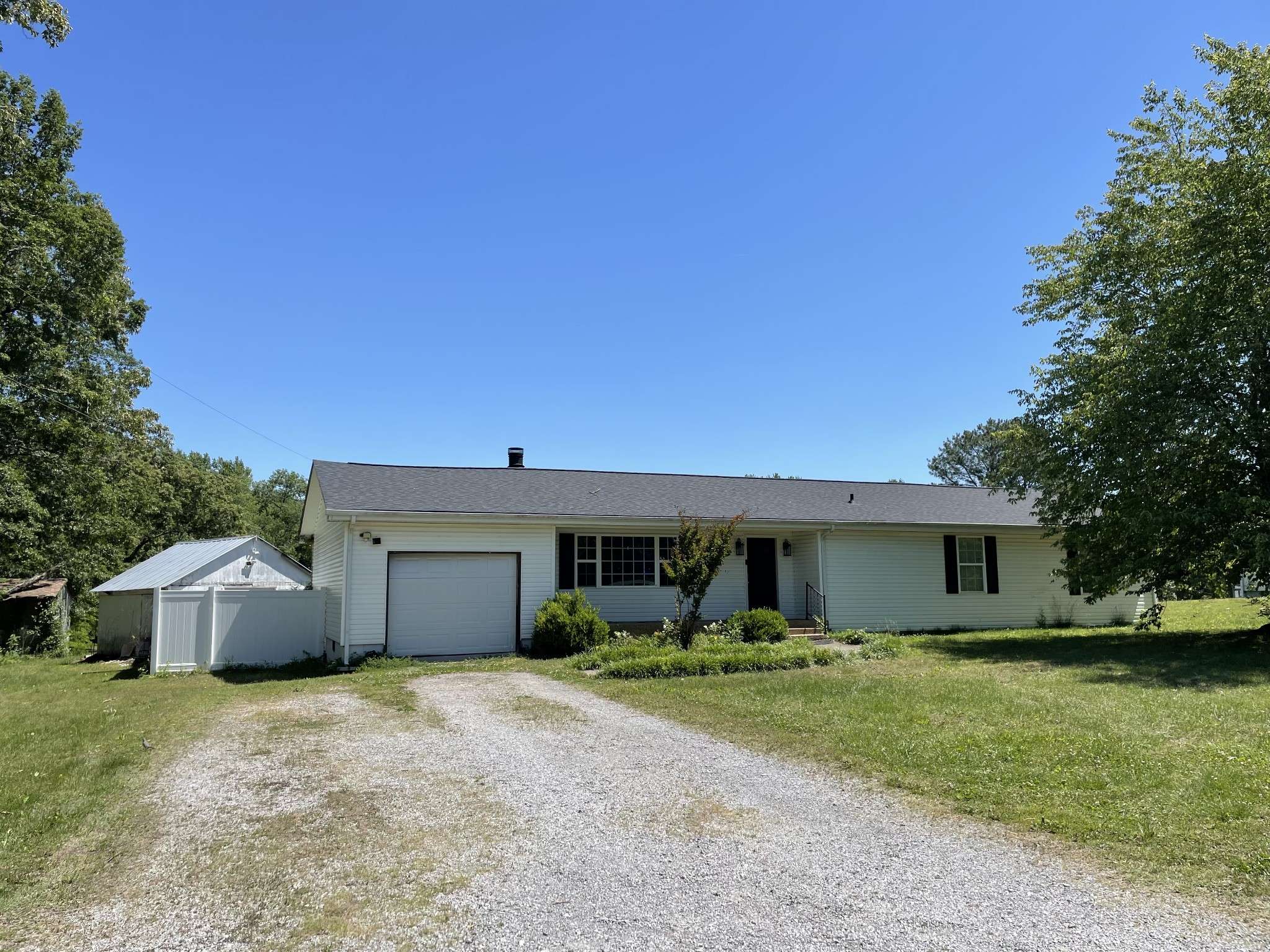 305 Cedar Hill Rd, Adams, TN 37010