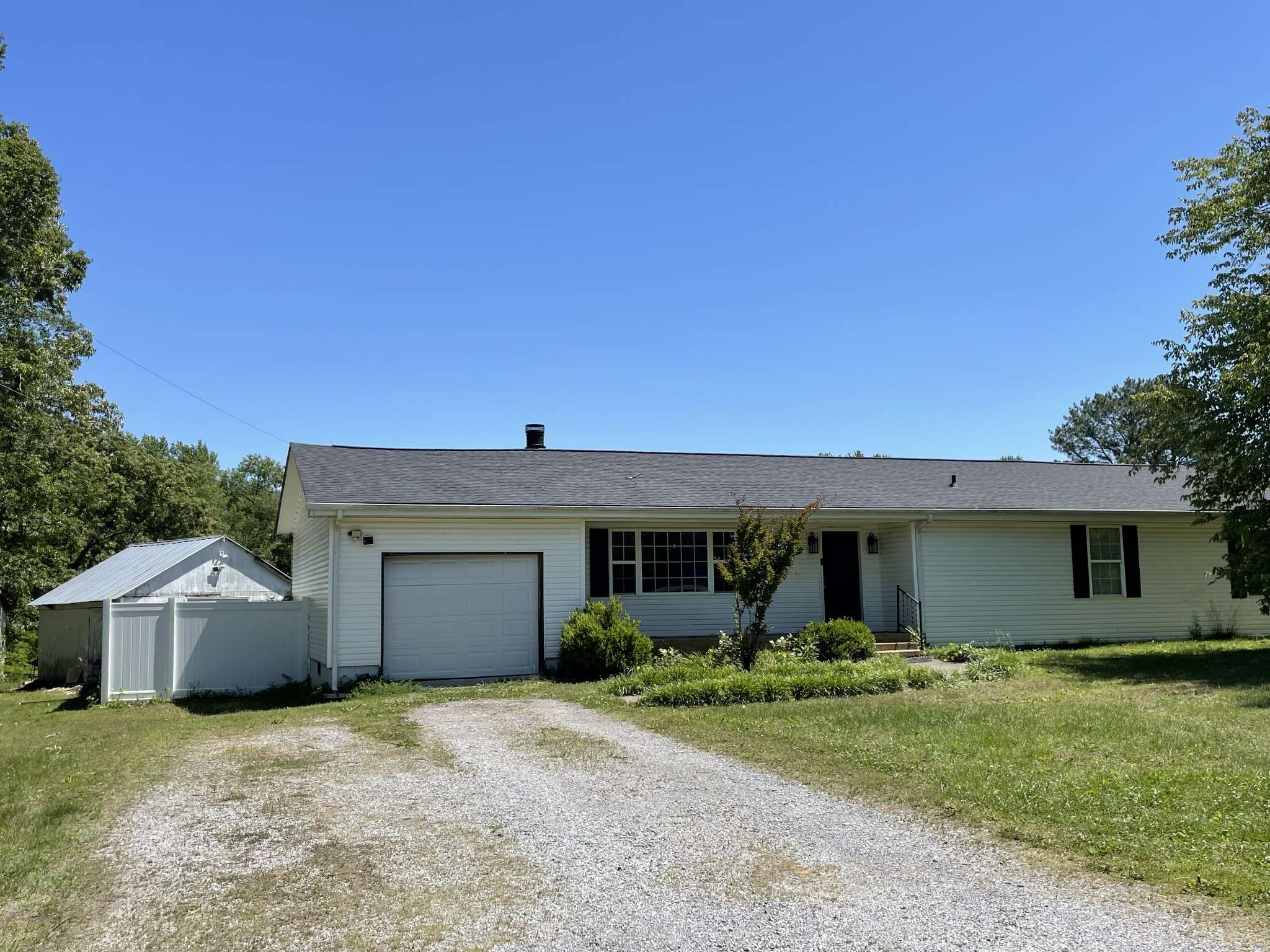 305 Cedar Hill Rd, Adams, TN 37010