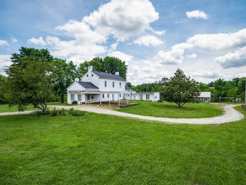 899 Messenger Rd, Sparta, TN 38583