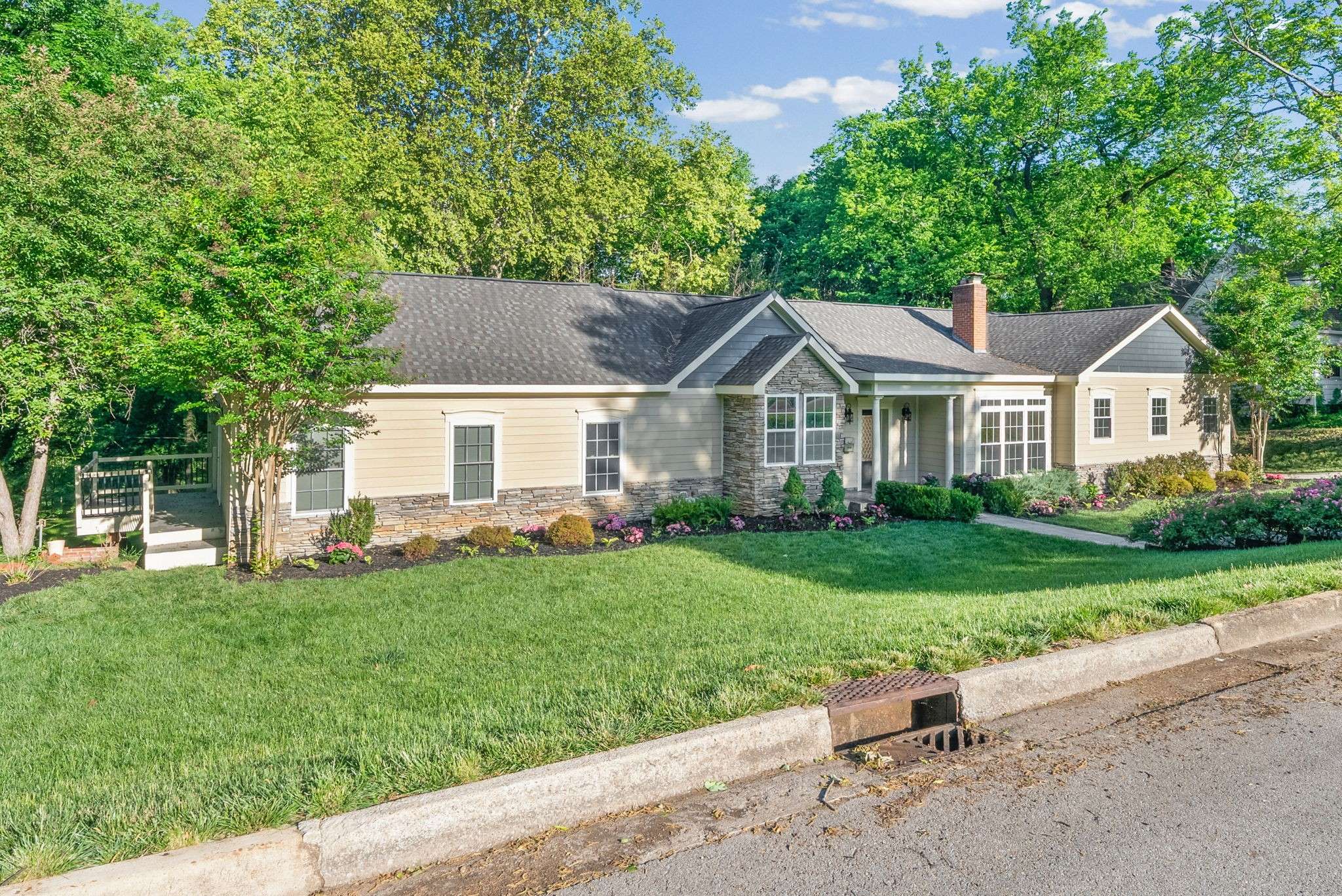 171 W Glenwood Dr, Clarksville, TN 37040