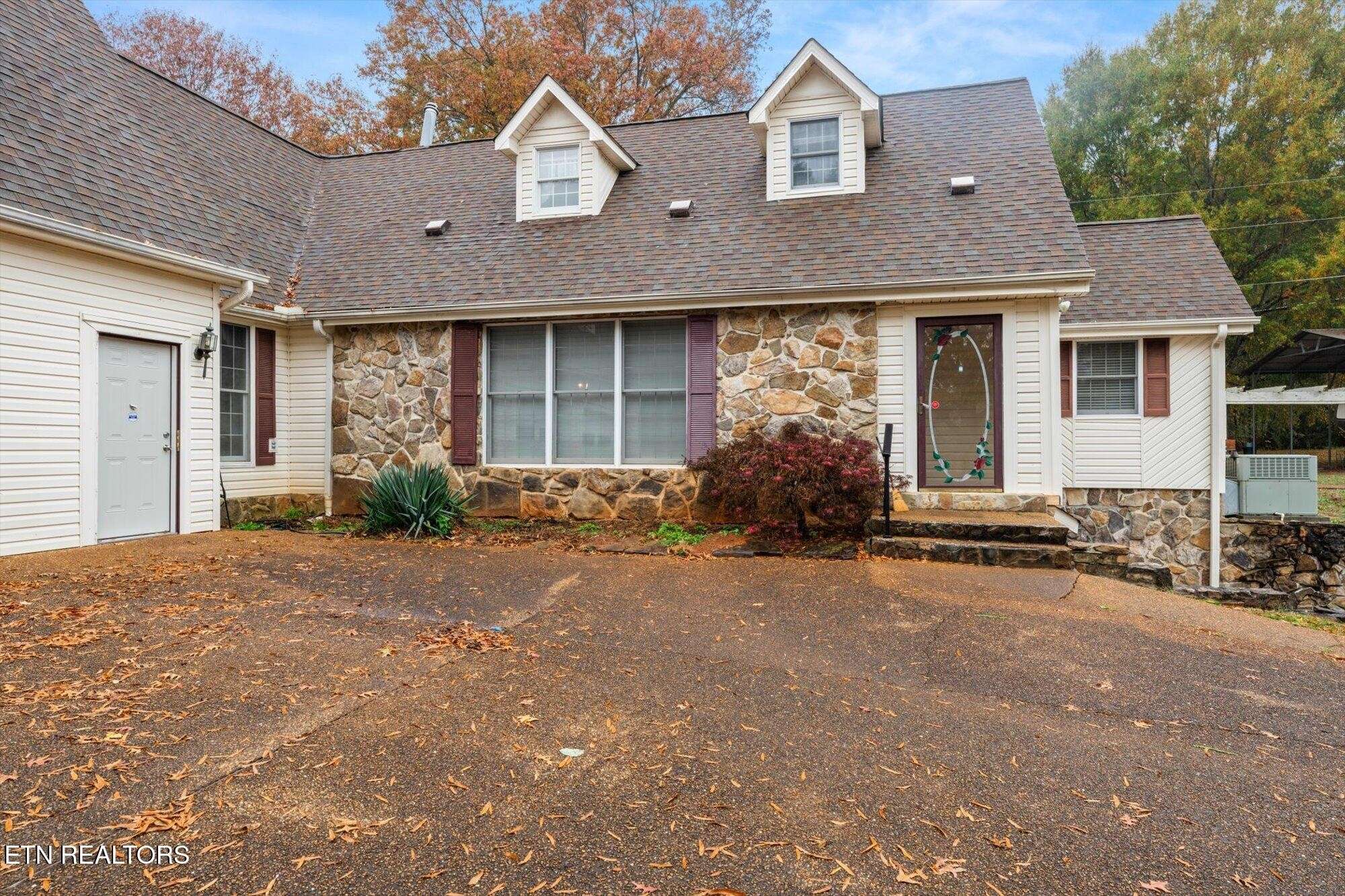 1756 County Road 700, Riceville, TN 37370