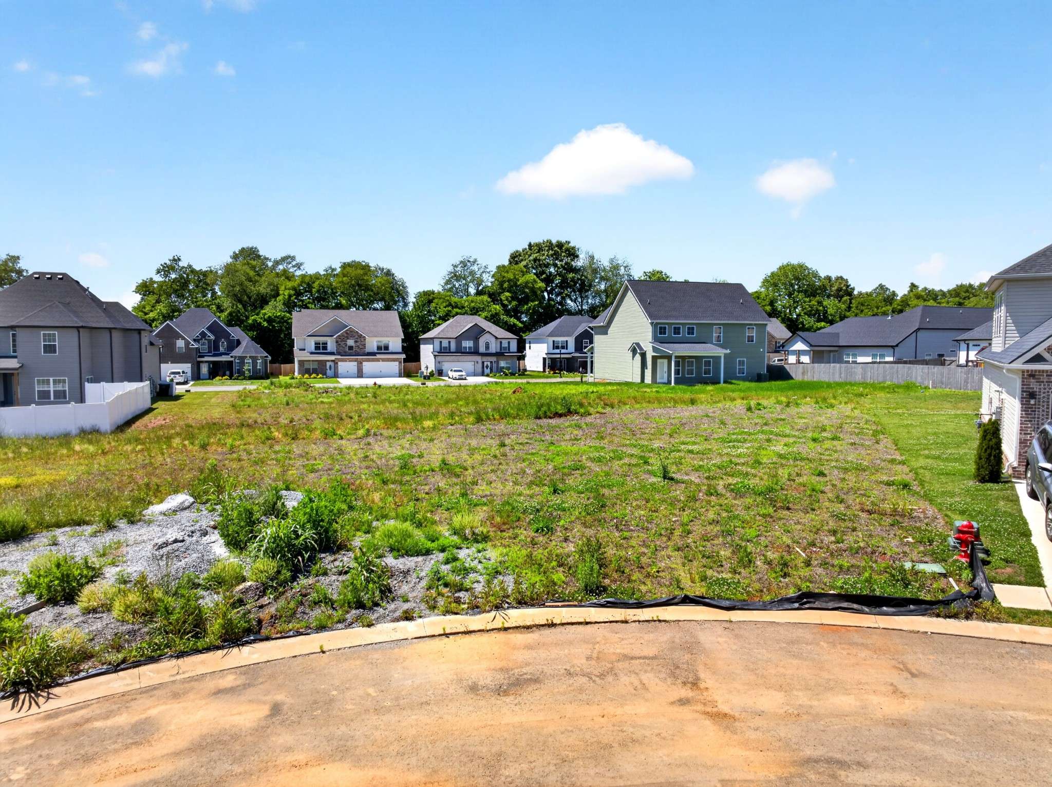 135 Sweet Clover Ct, Clarksville, TN 37040