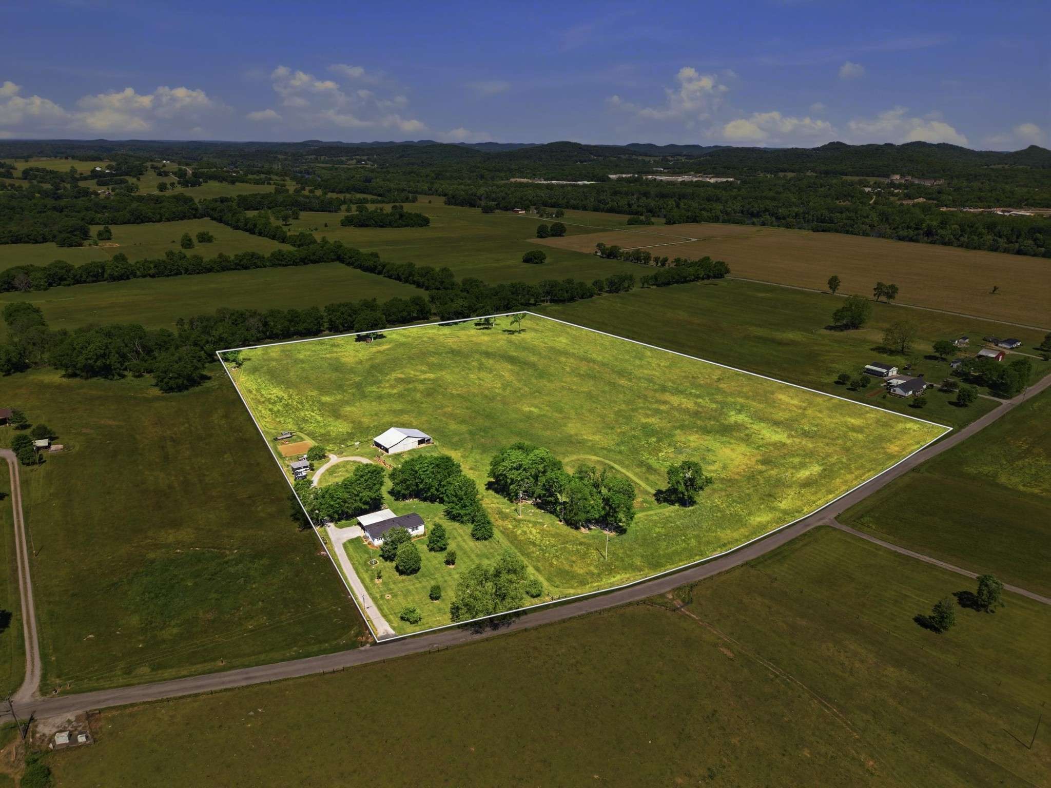 597 Hiwassee Rd, Lebanon, TN 37087