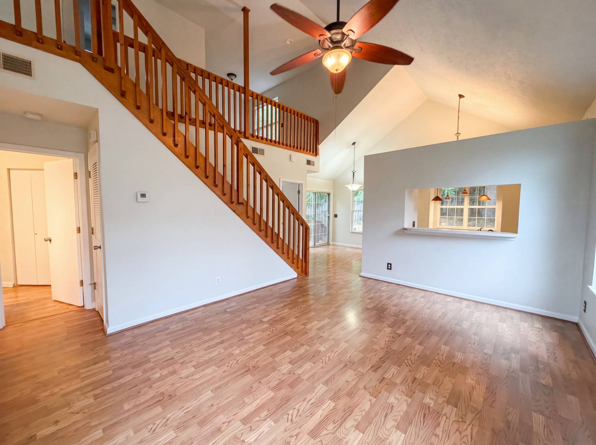 4046 Farmingham Woods Dr, Hermitage, TN 37076