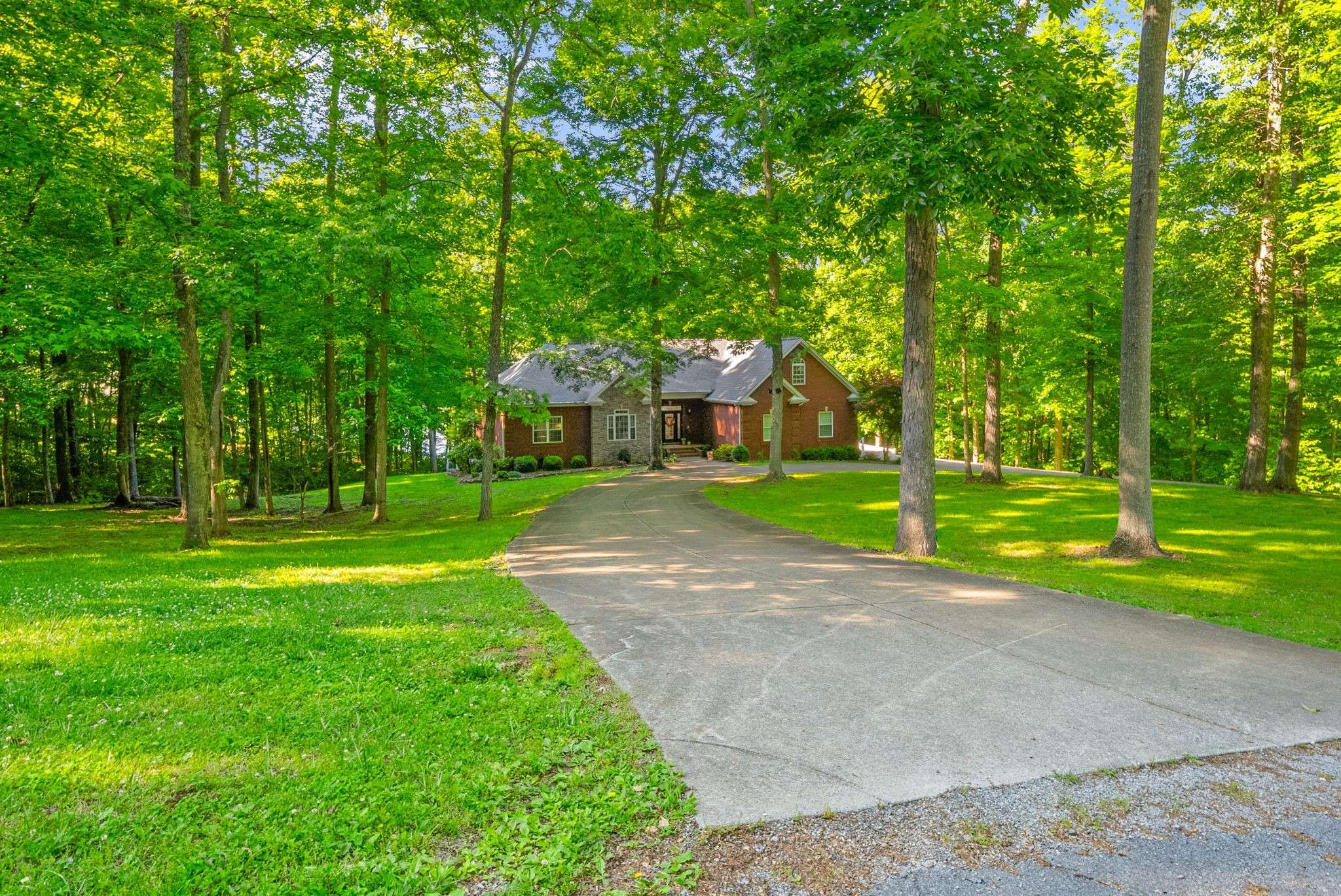118 Periwinkle Hill Rd, Cadiz, KY 42211