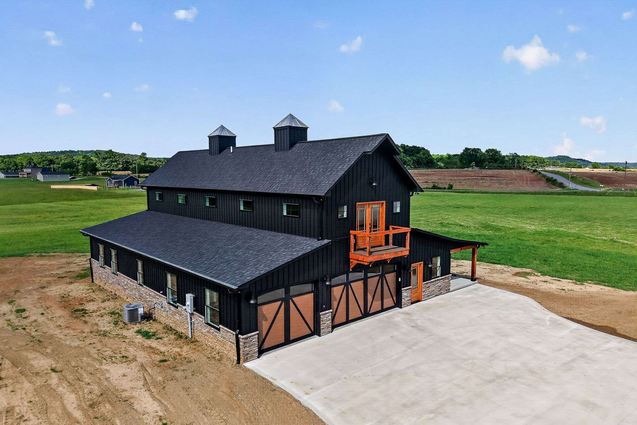 123 Cattlemans Dr, Sparta, TN 38583