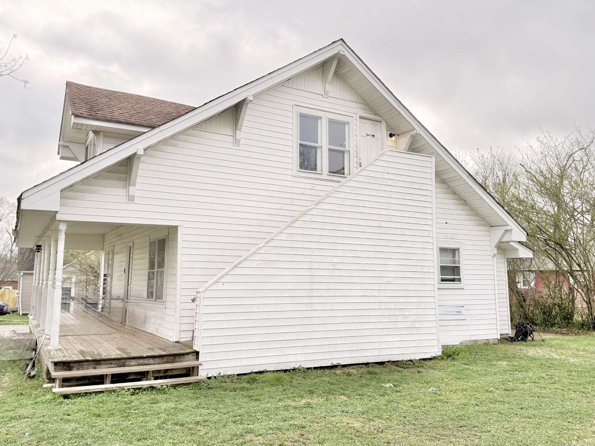 502 Oak Dr #B, Manchester, TN 37355