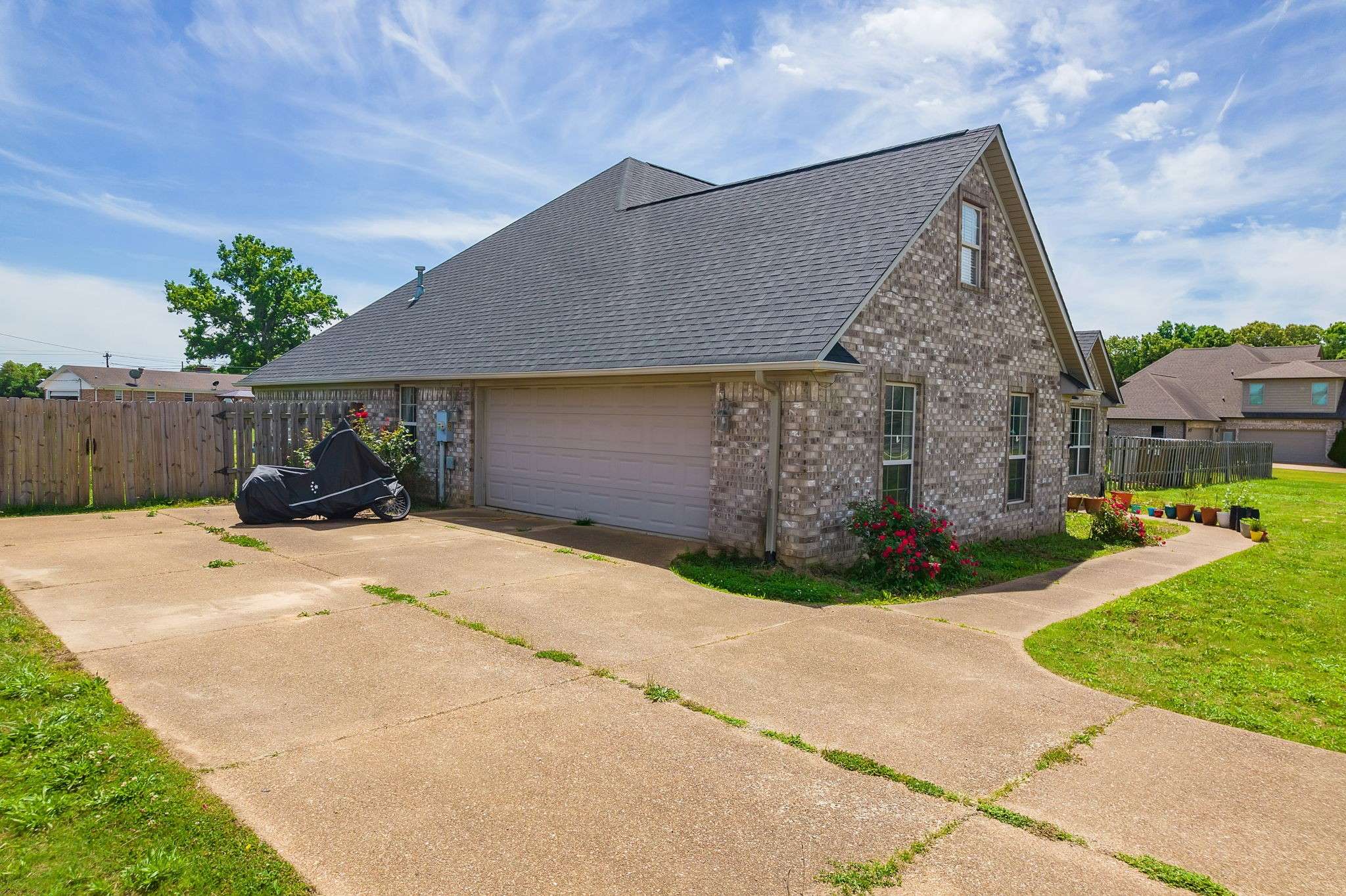 100 Mary Kate Ln, Henderson, TN 38340