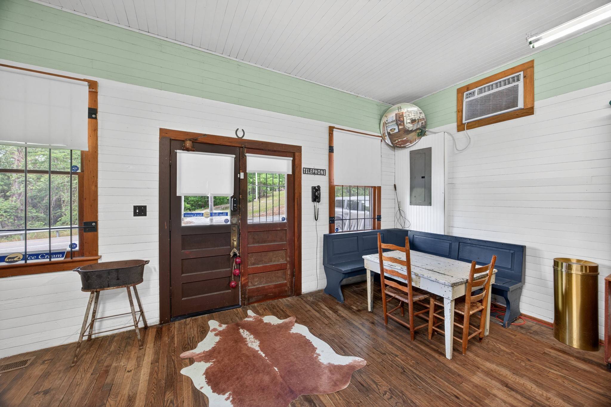 11710 Nashville Hwy, Baxter, TN 38544