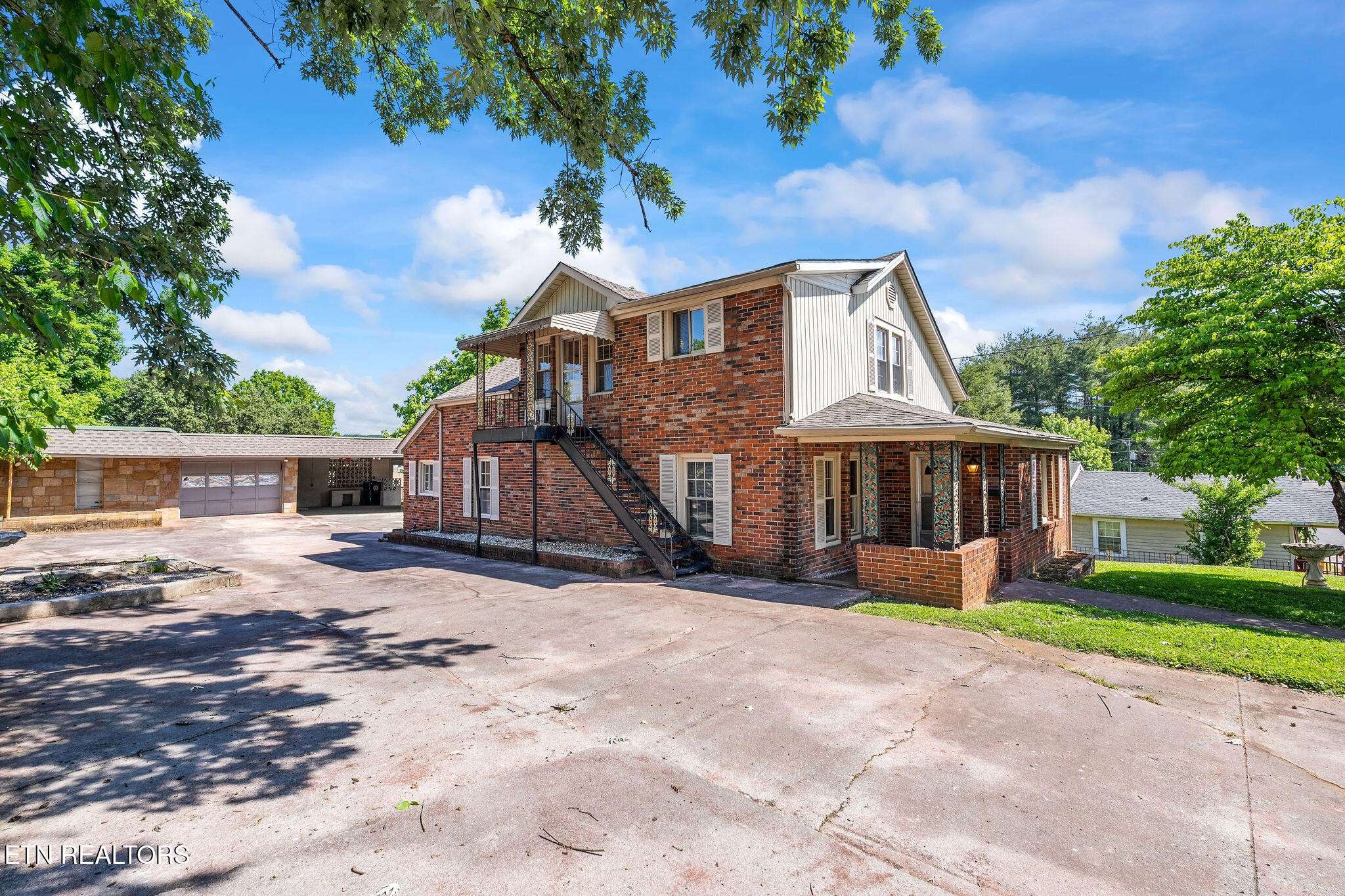 303 E Louise Ave, Morristown, TN 37813