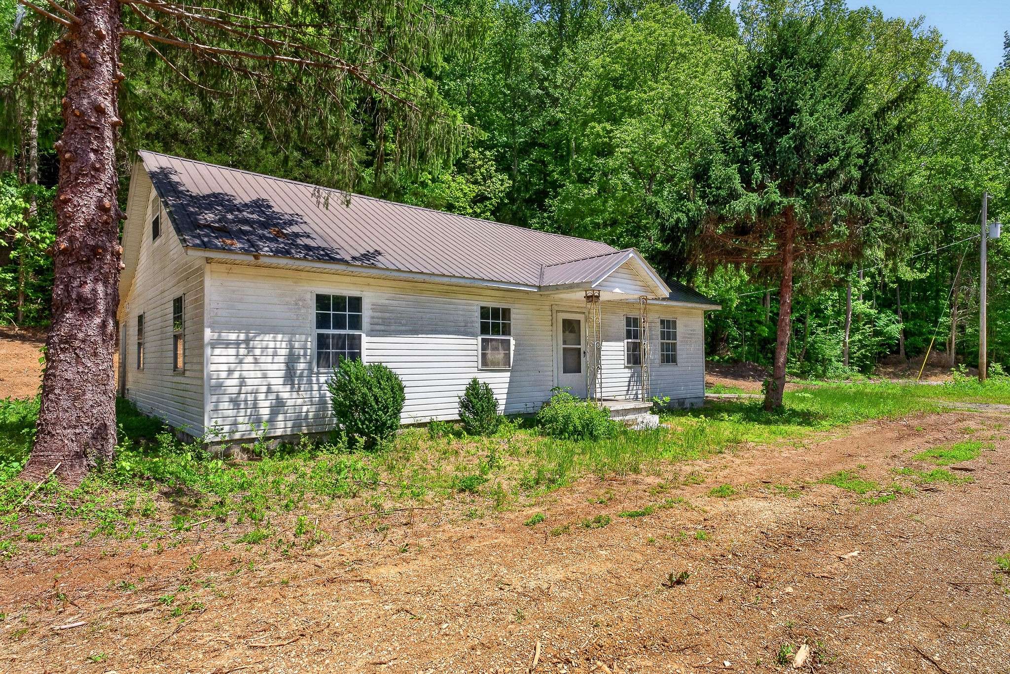2176 Jennings Creek Hwy, Whitleyville, TN 38588