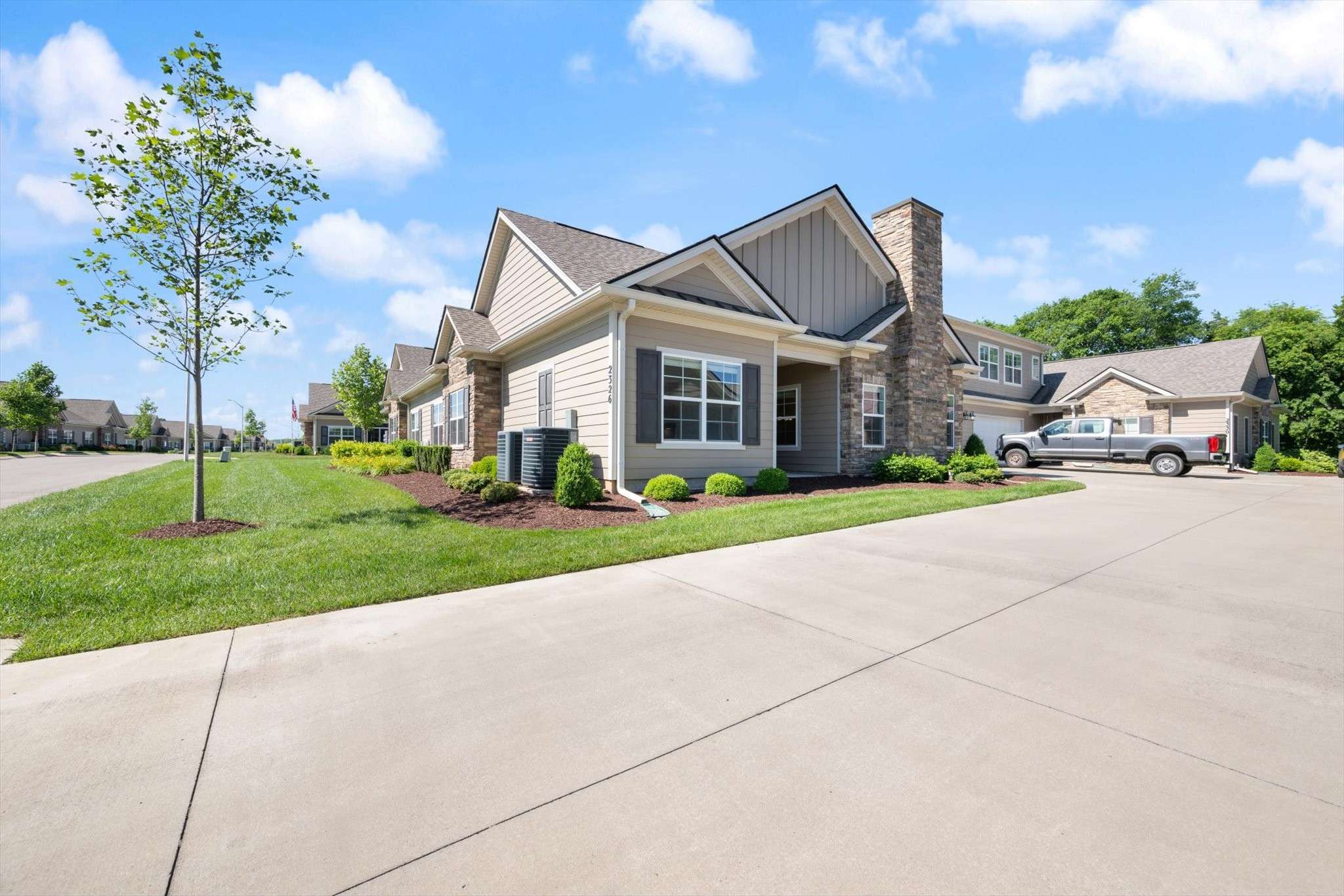 2326 Stonecenter Ln, Murfreesboro, TN 37128