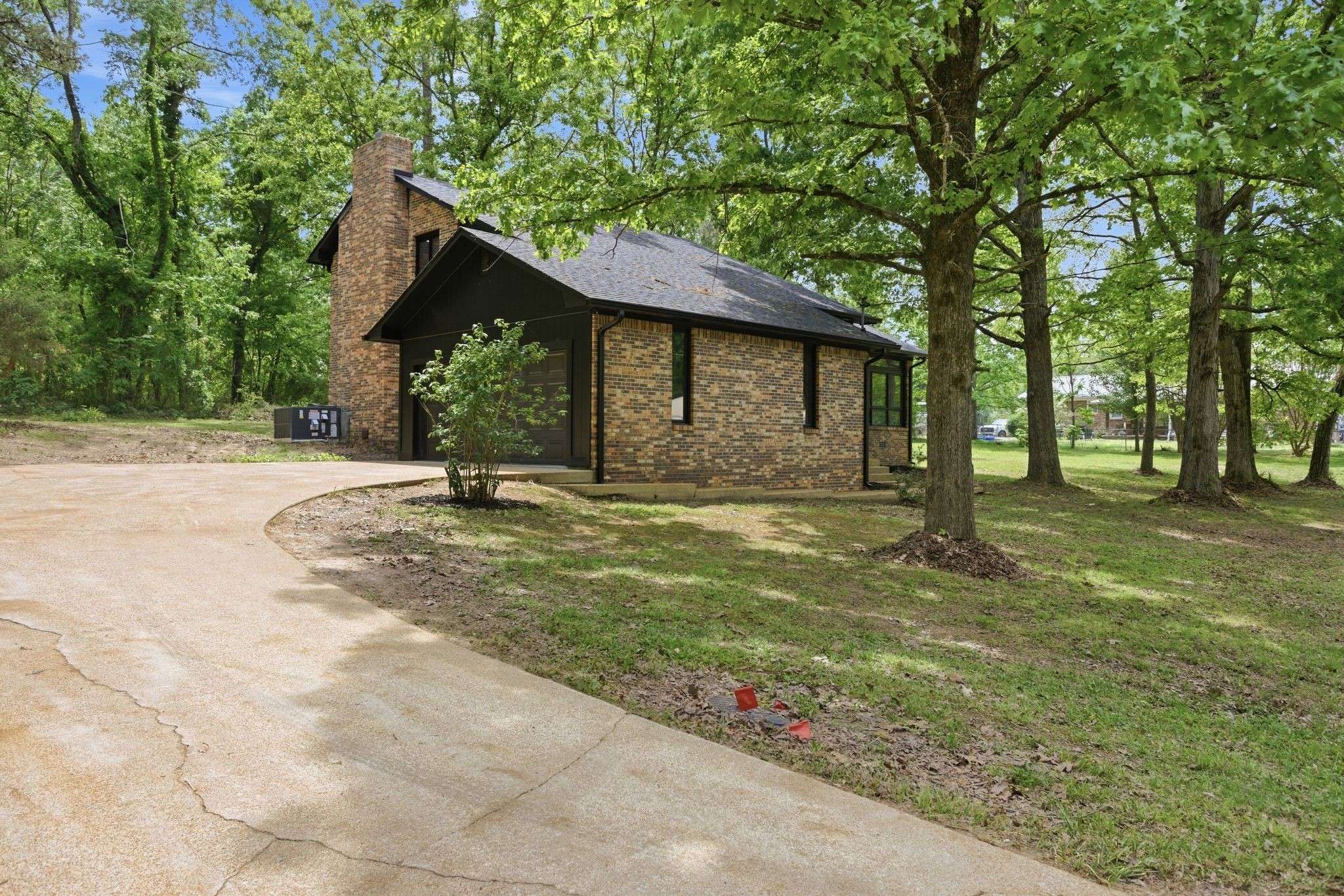 102 Parkwood Ln, Hohenwald, TN 38462