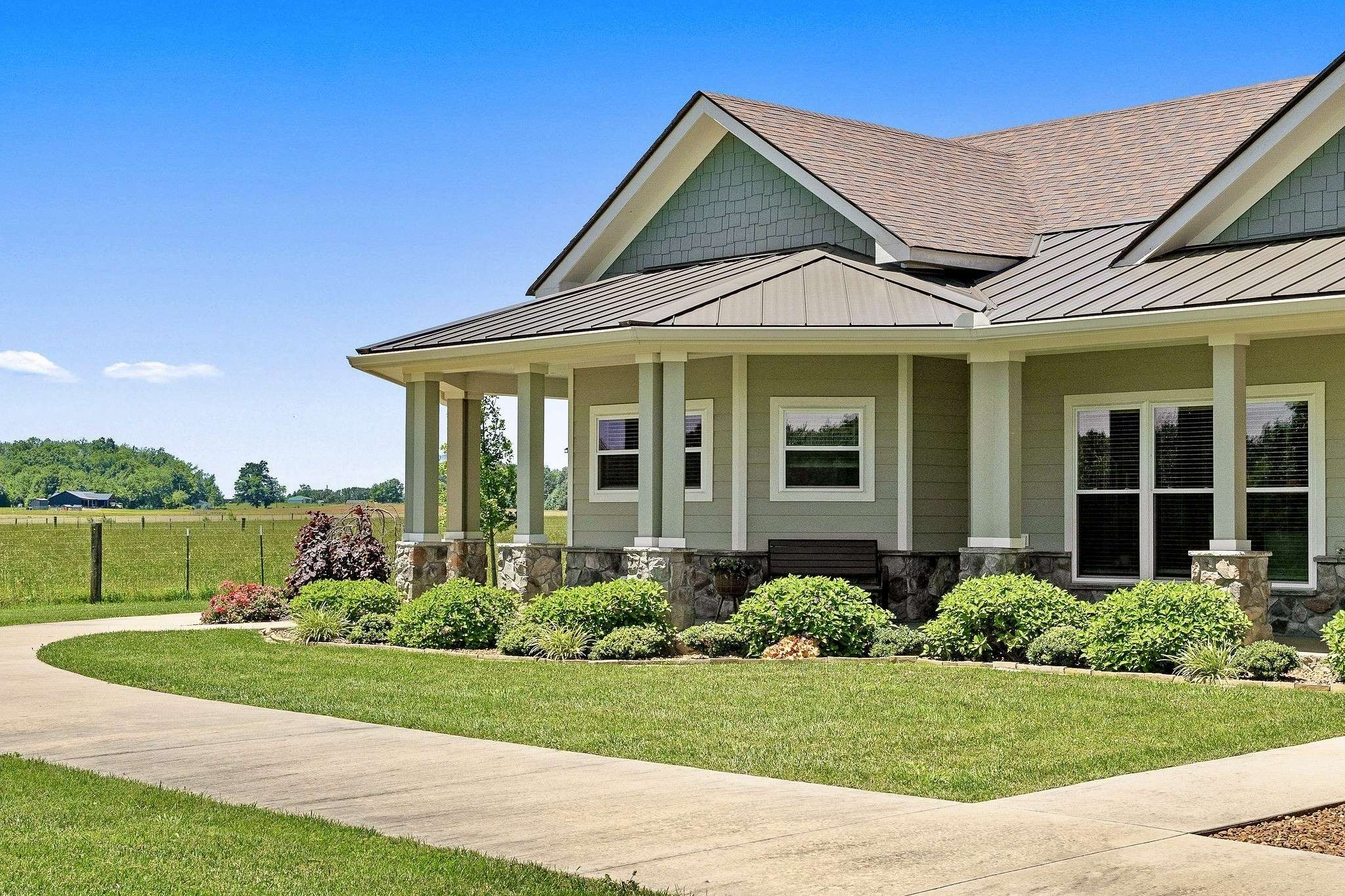 1004 Dry Creek Rd, Smithville, TN 37166