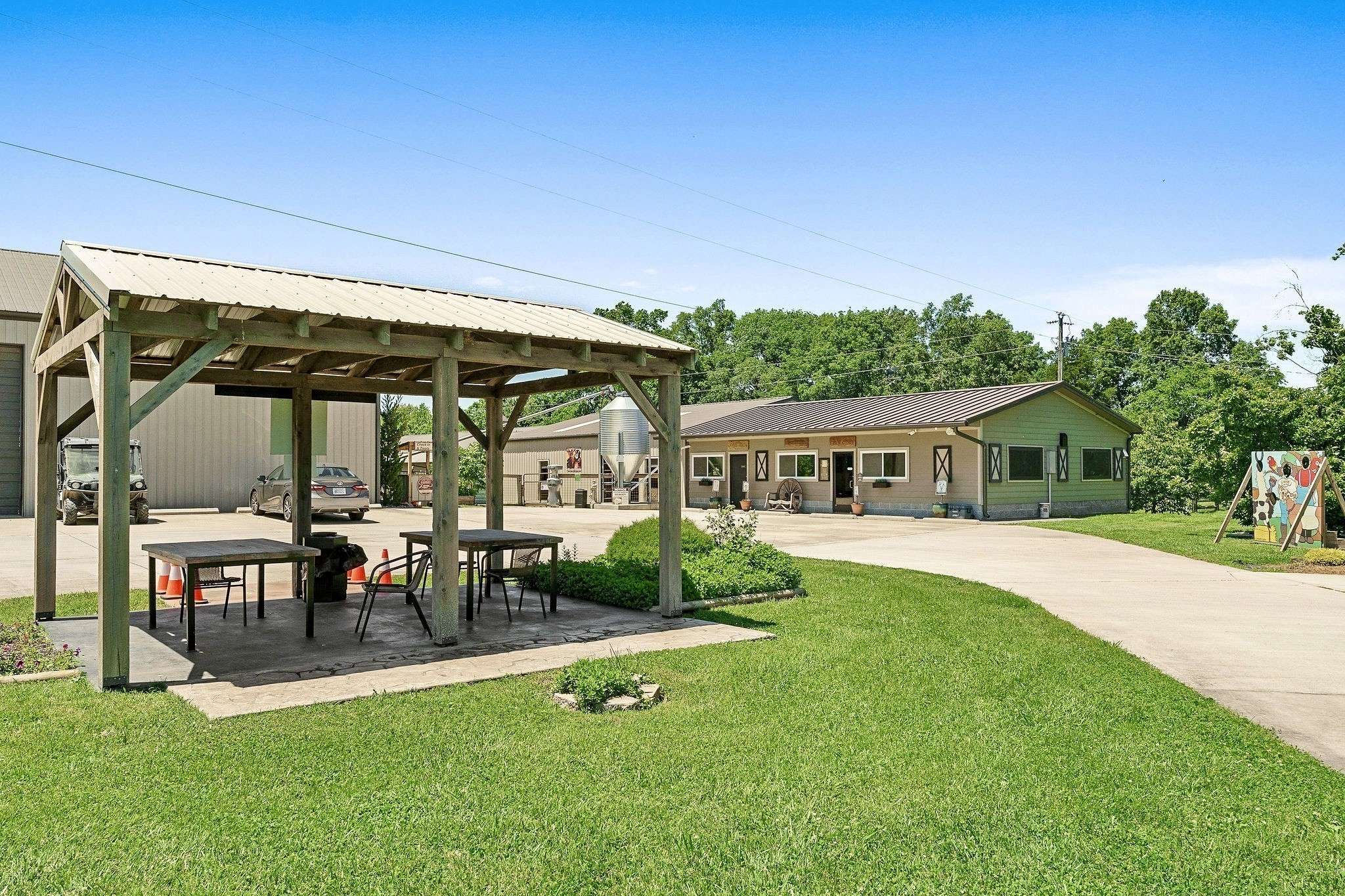 285 Harmony Ln, Smithville, TN 37166