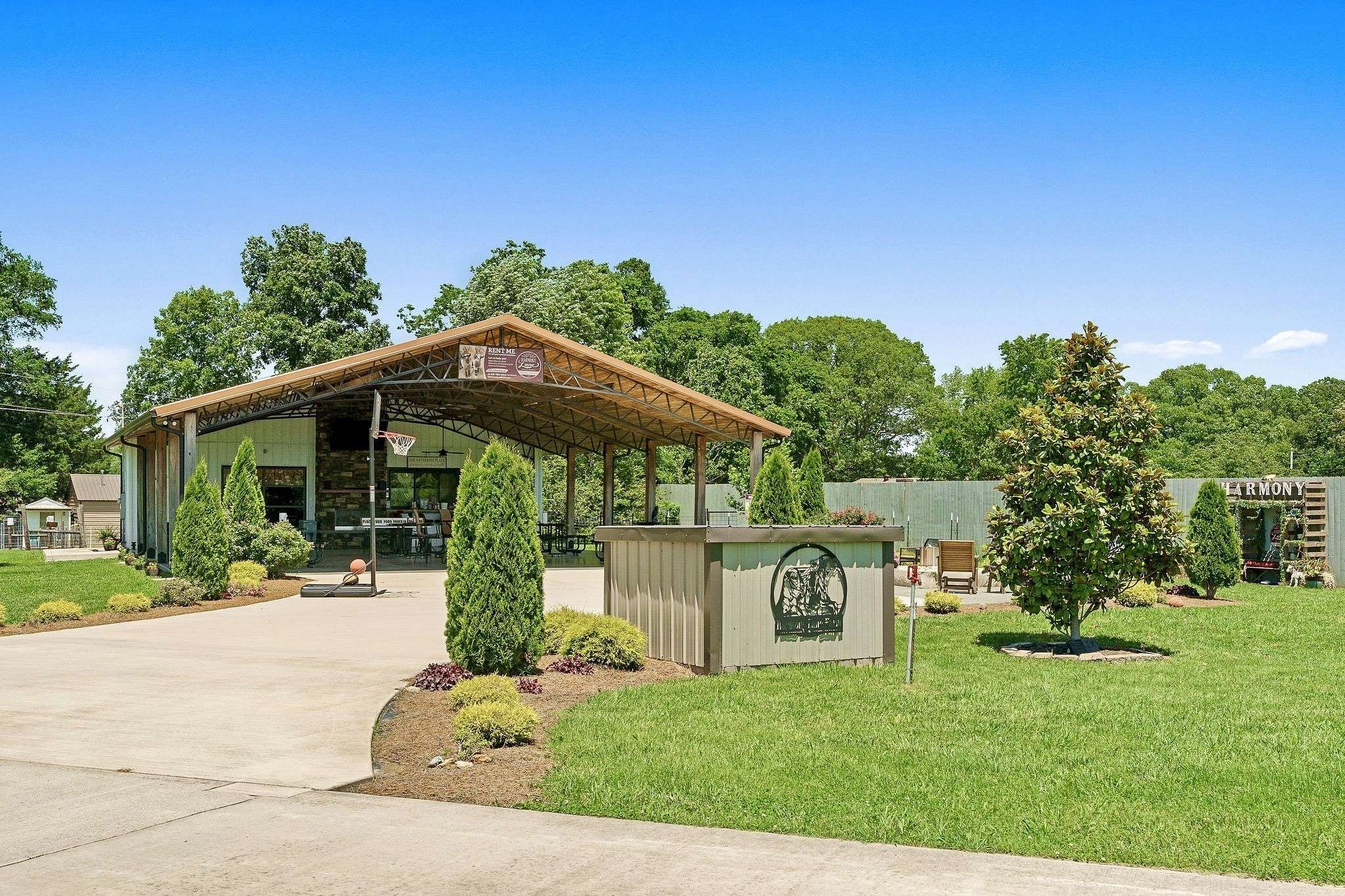 285 Harmony Ln, Smithville, TN 37166