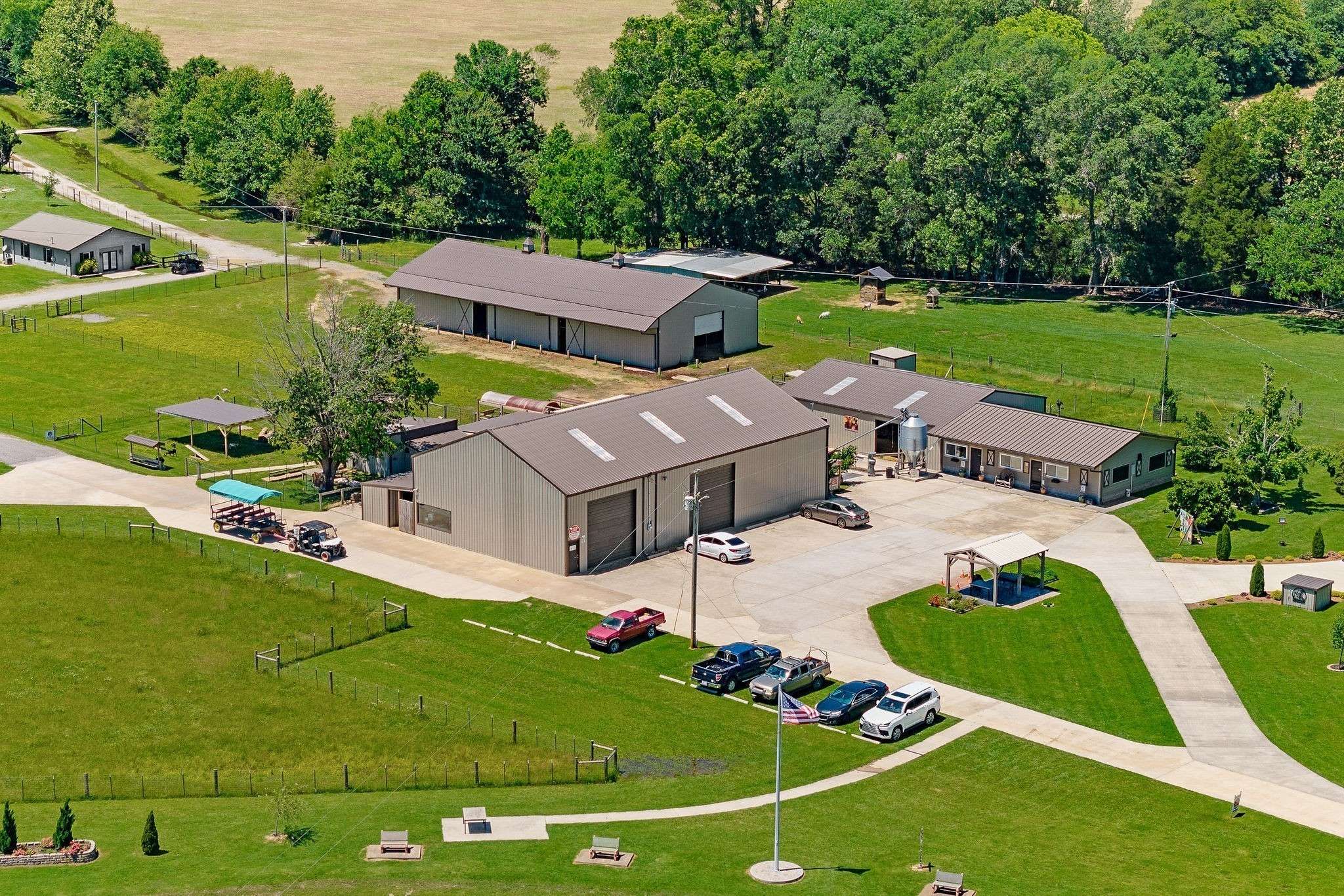 285 Harmony Ln, Smithville, TN 37166