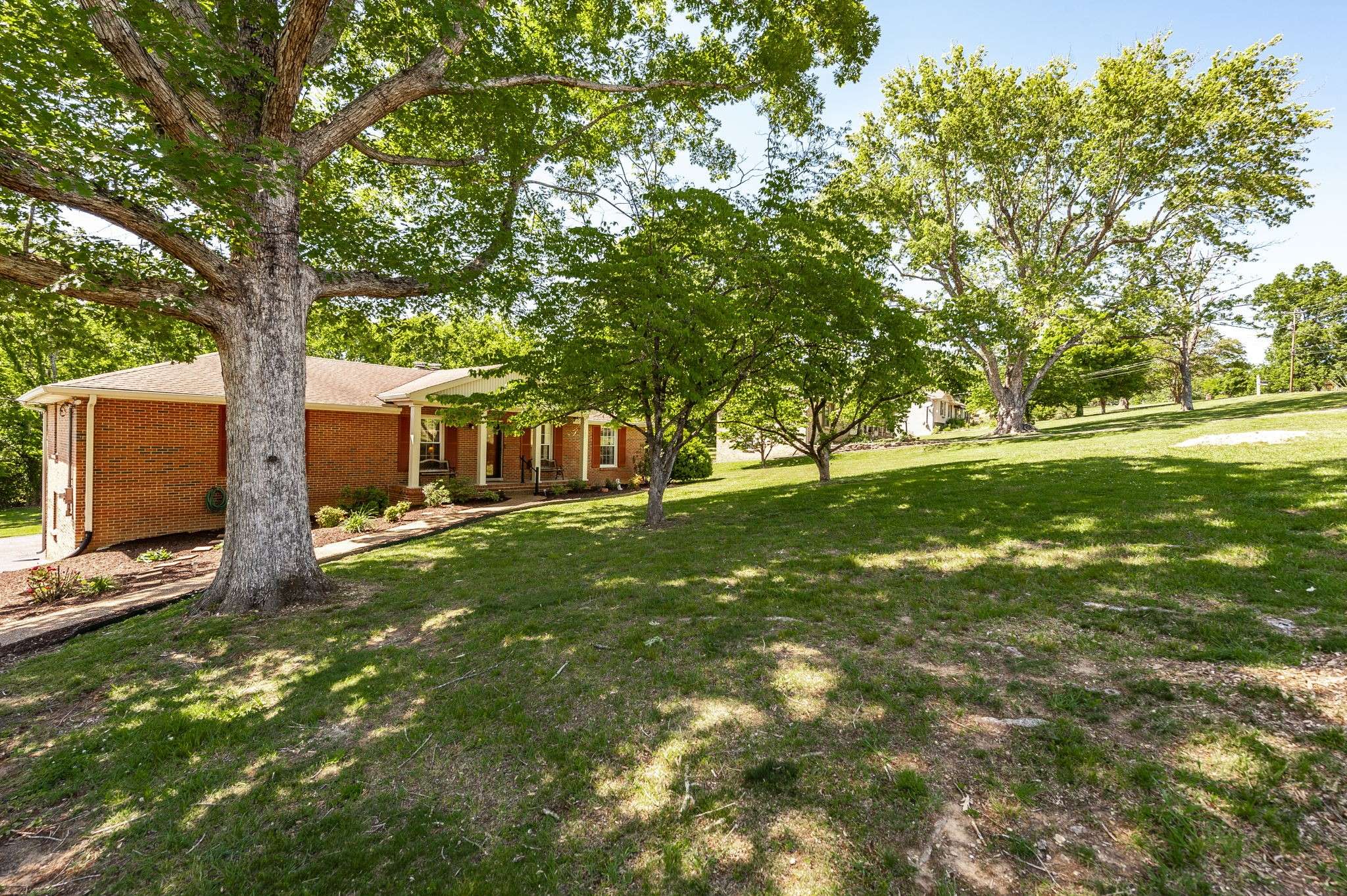 131 Honeysuckle Dr, Hendersonville, TN 37075