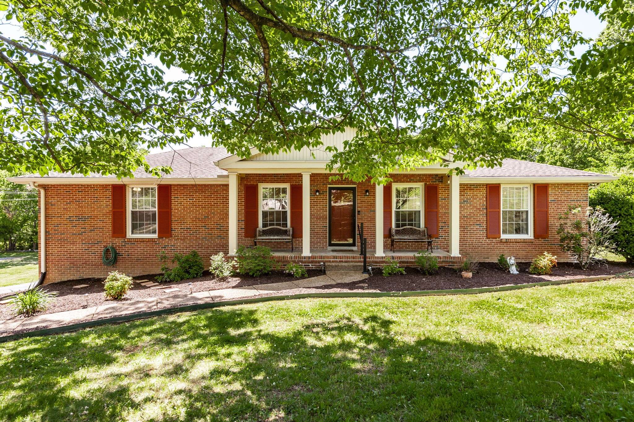 131 Honeysuckle Dr, Hendersonville, TN 37075