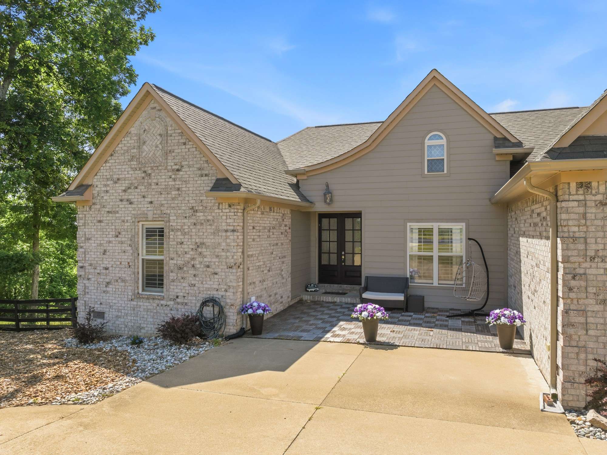 300 Rivers Edge Dr, Bath Springs, TN 38311